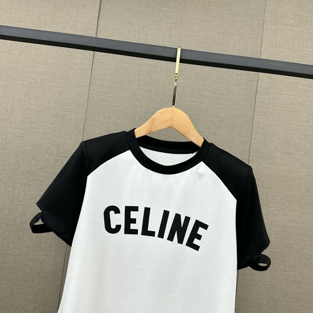 Комплект Celine 2404 с логотипом, минималистичный и универсальный.