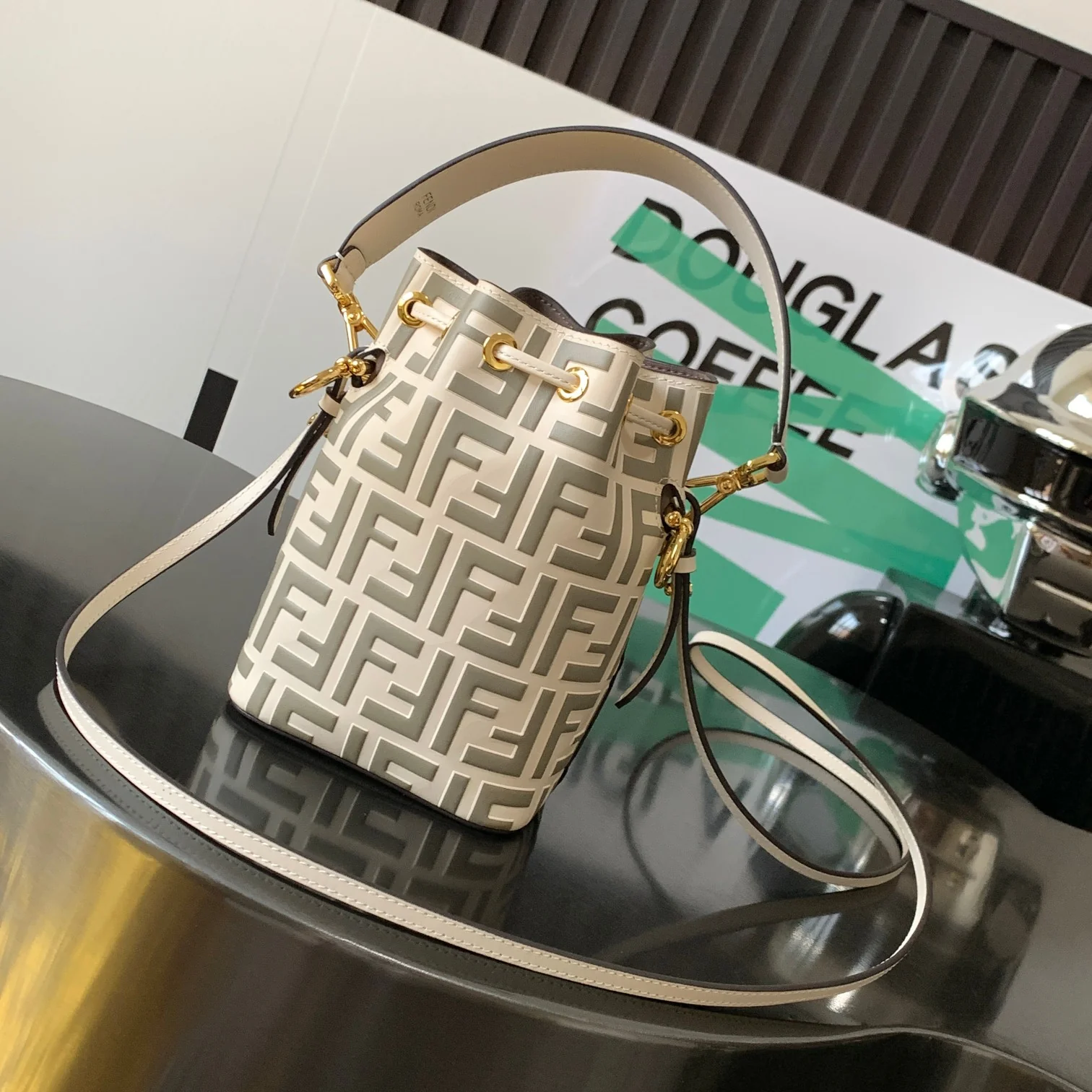 Сумка Fendi Montresor - бежевая