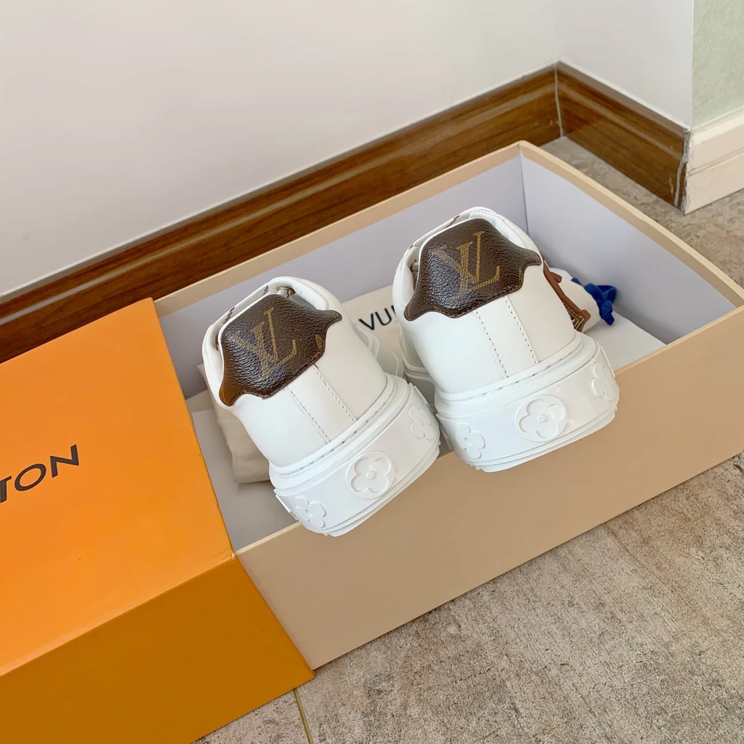 Белые кроссовки на платформе LV Time Out Series с коричневым язычком