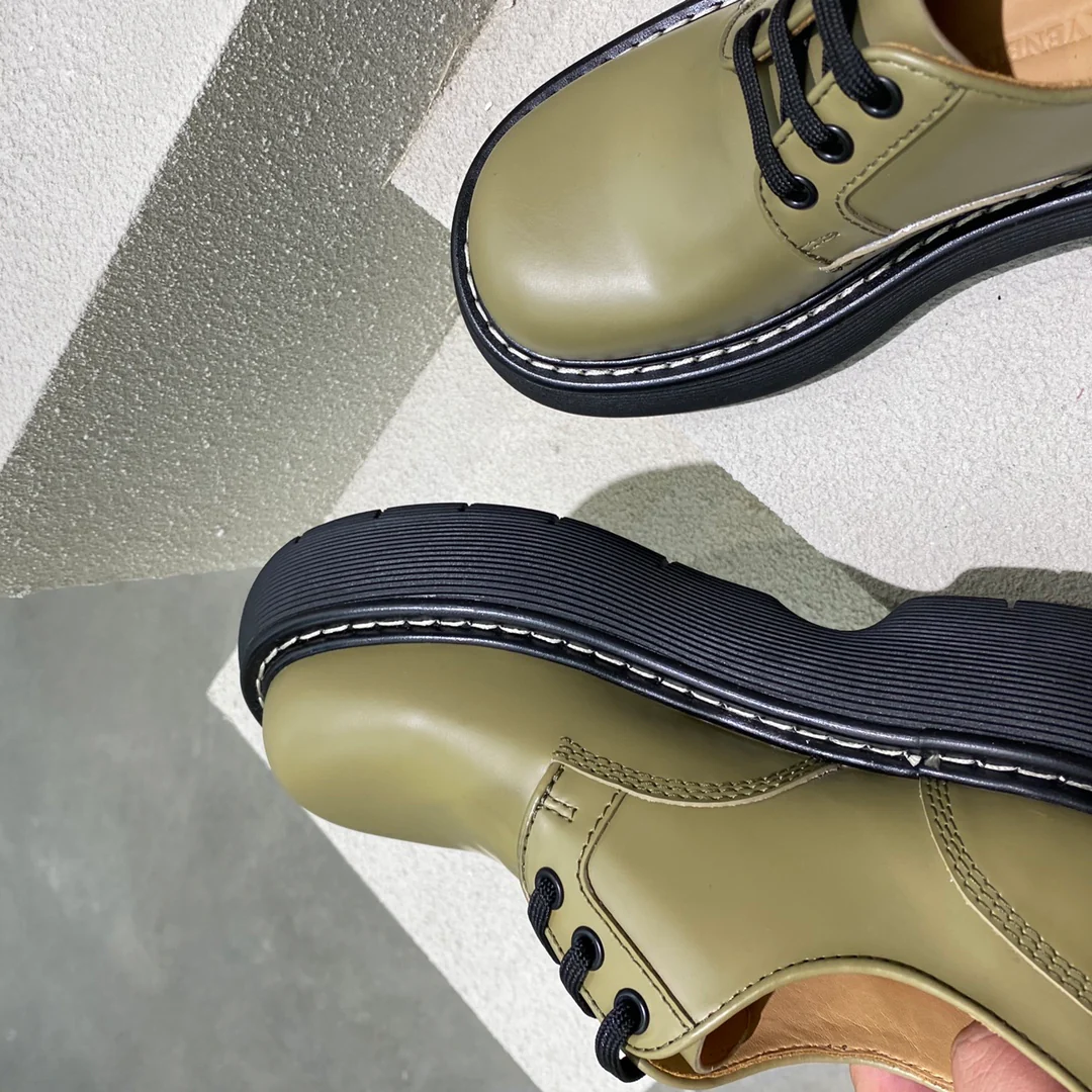 Официальный сайт BV-22s. Новые кроссовки - парный стиль.