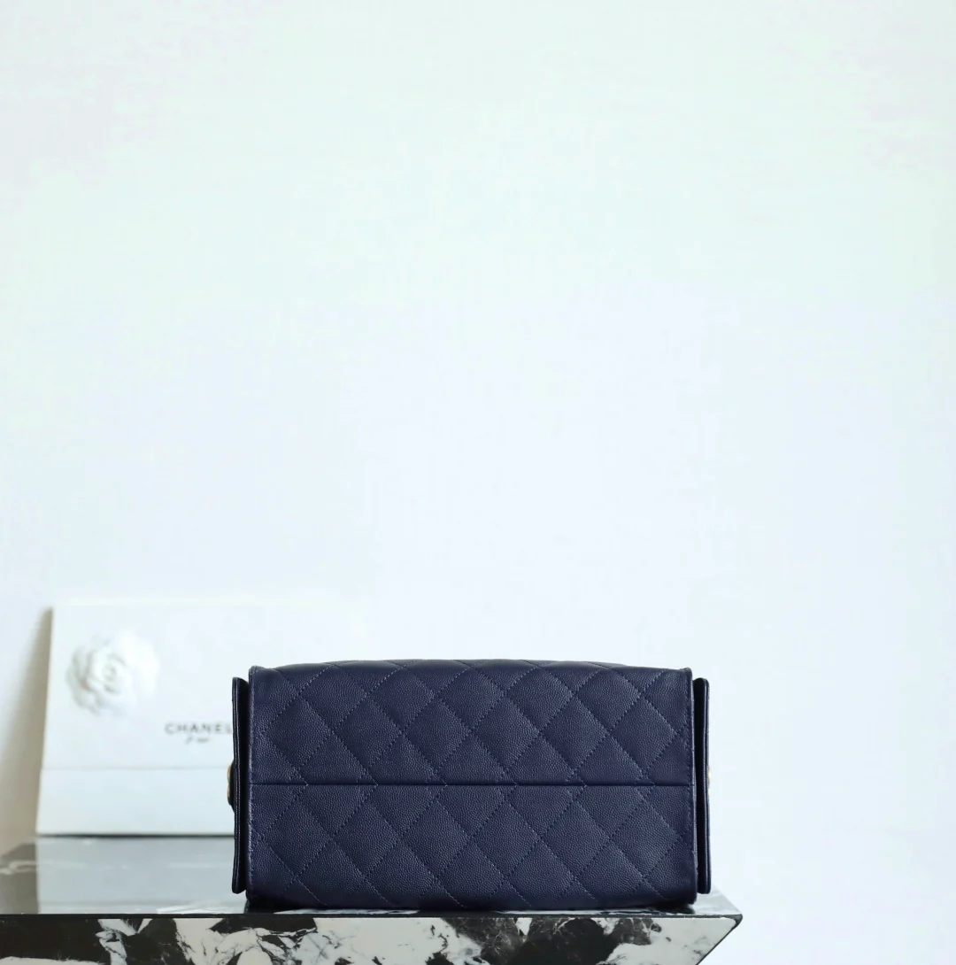 Chanel - 2???? - Хиппи???? Маленький - Темно-синий - Золотая пряжка