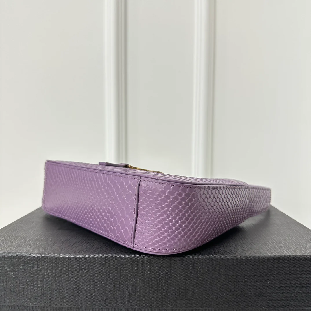 Кожаная сумка через плечо YSL Le 5 A 7 - фиолетовая с принтом под змеиную кожу