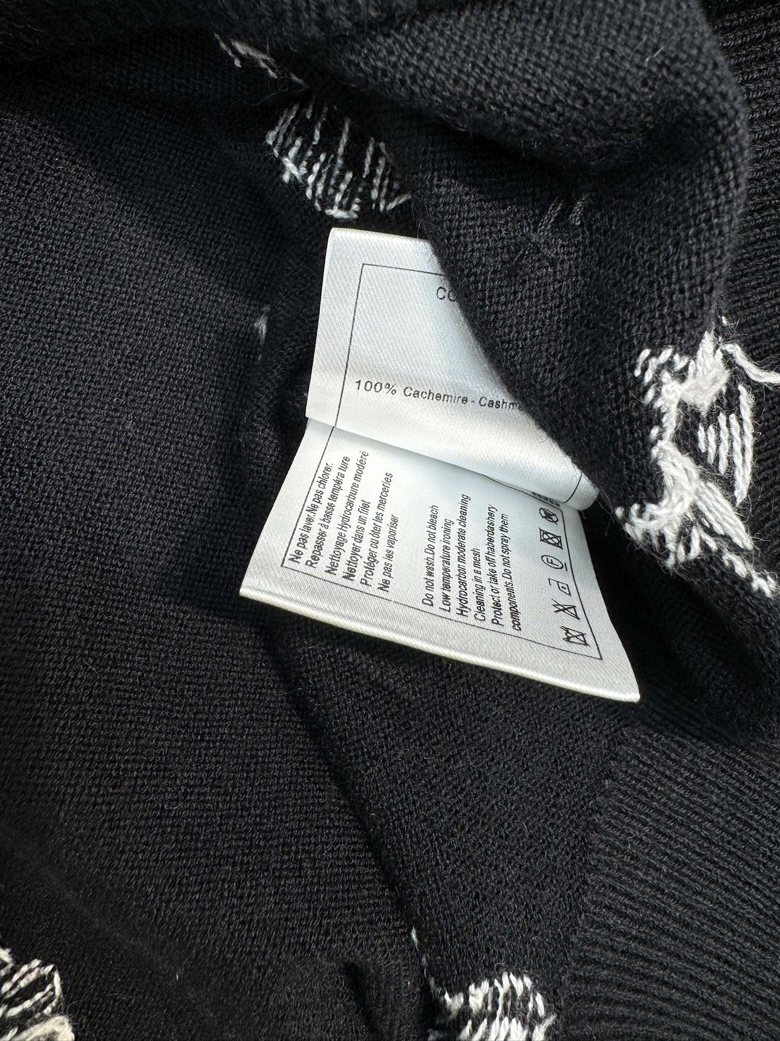 Chanel - 2403-24 Вязаный свитер с длинным рукавом и узором ?Бабочка? (ранняя весна) - черный