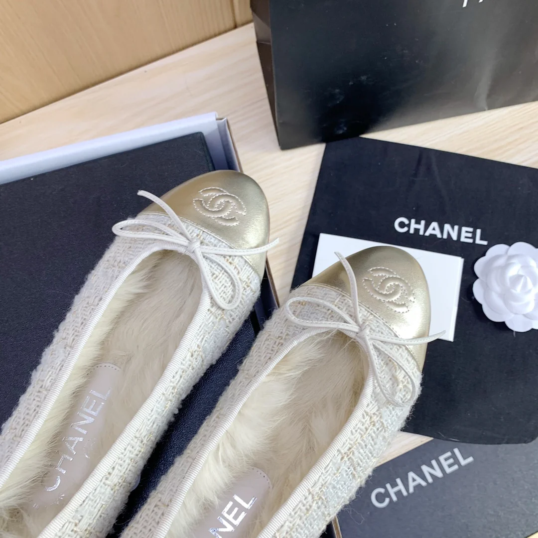 Chanel - Классические балетки - Вариант с кроличьим мехом - Золотой круглый носок