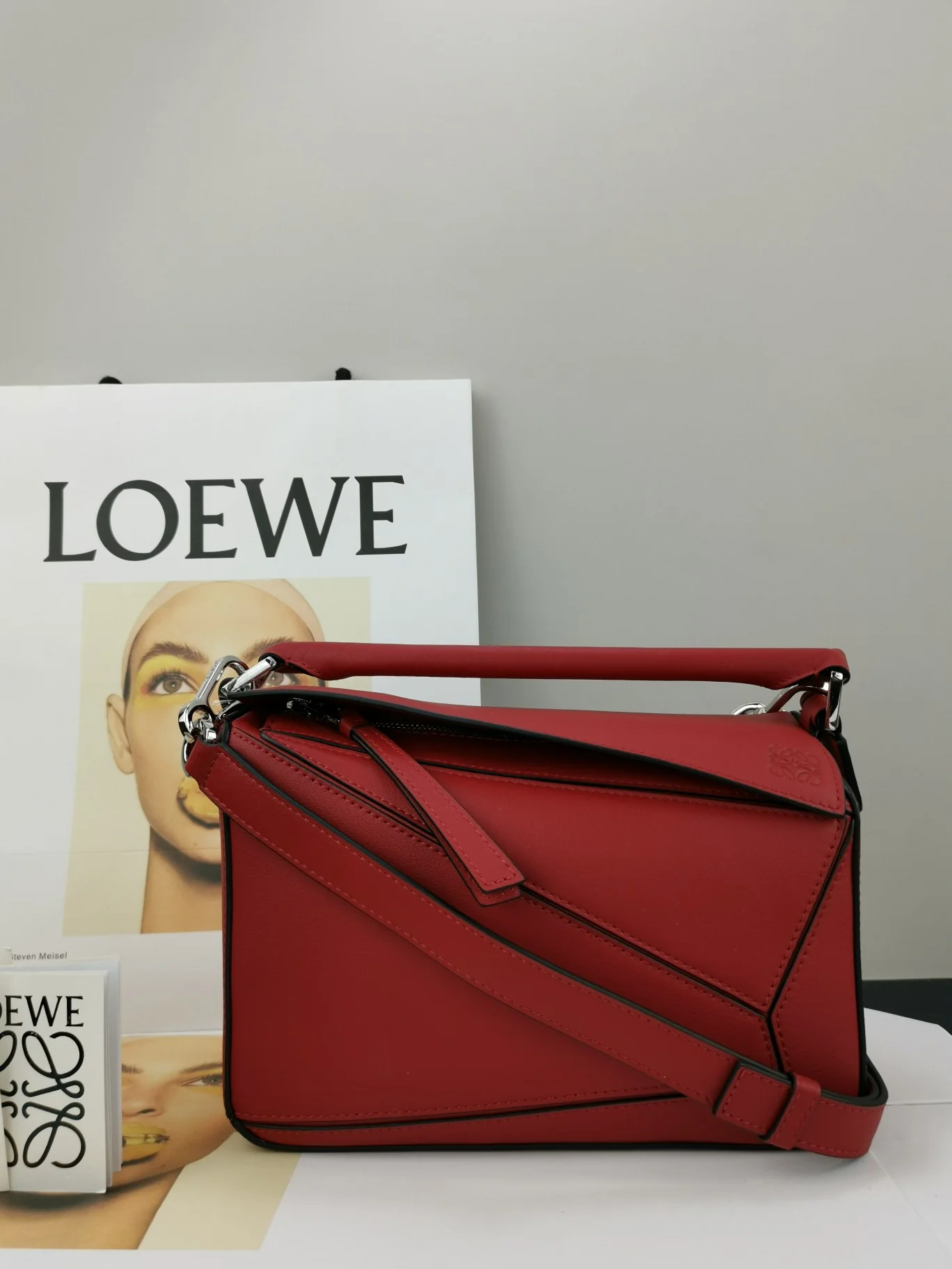 Сумка Loewe Puzzle из телячьей кожи, маленький размер 29.