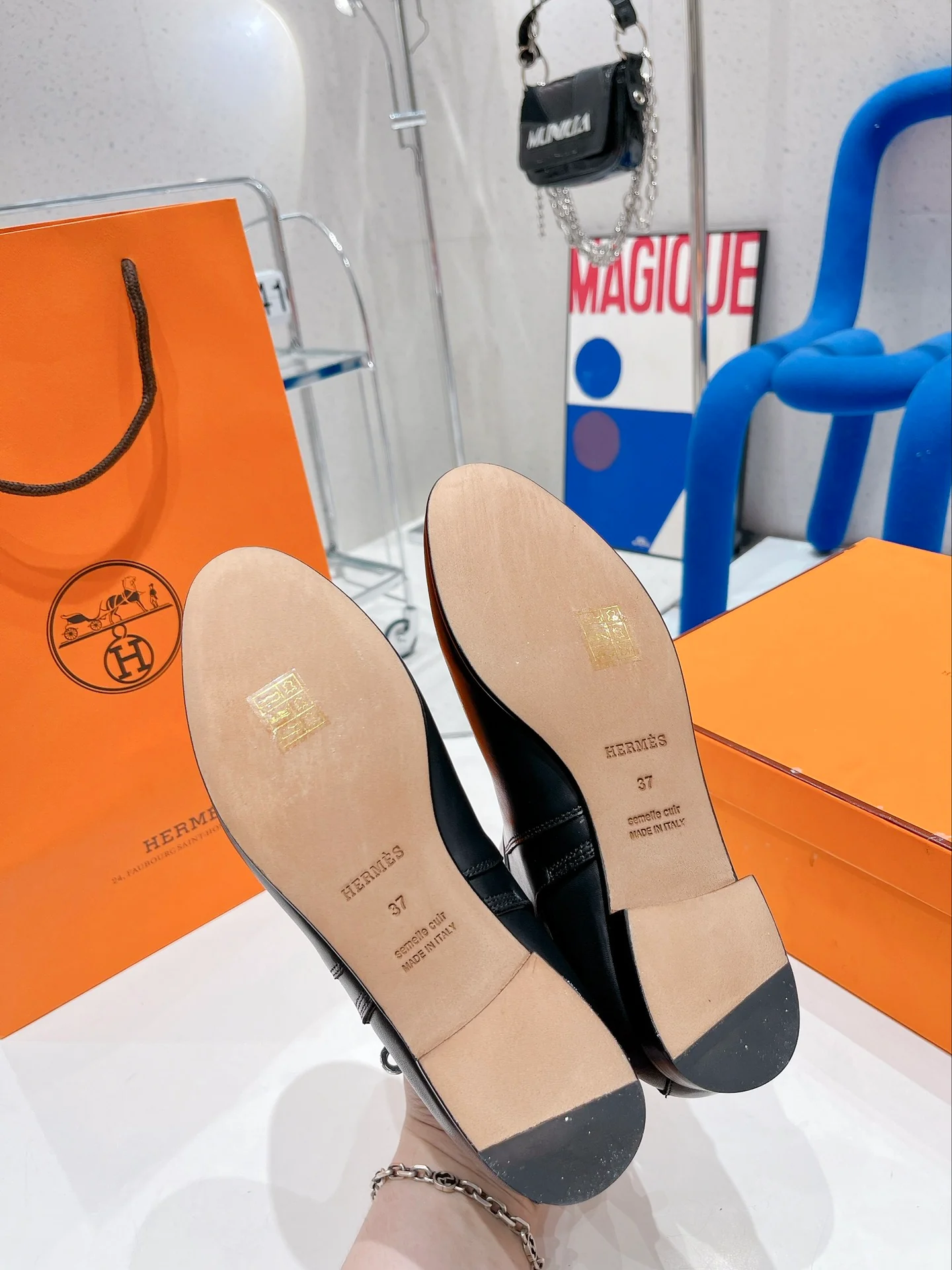 Новинка сезона осень/зима 2022 от Hermes - Ботильоны Kelly с пряжкой - 1