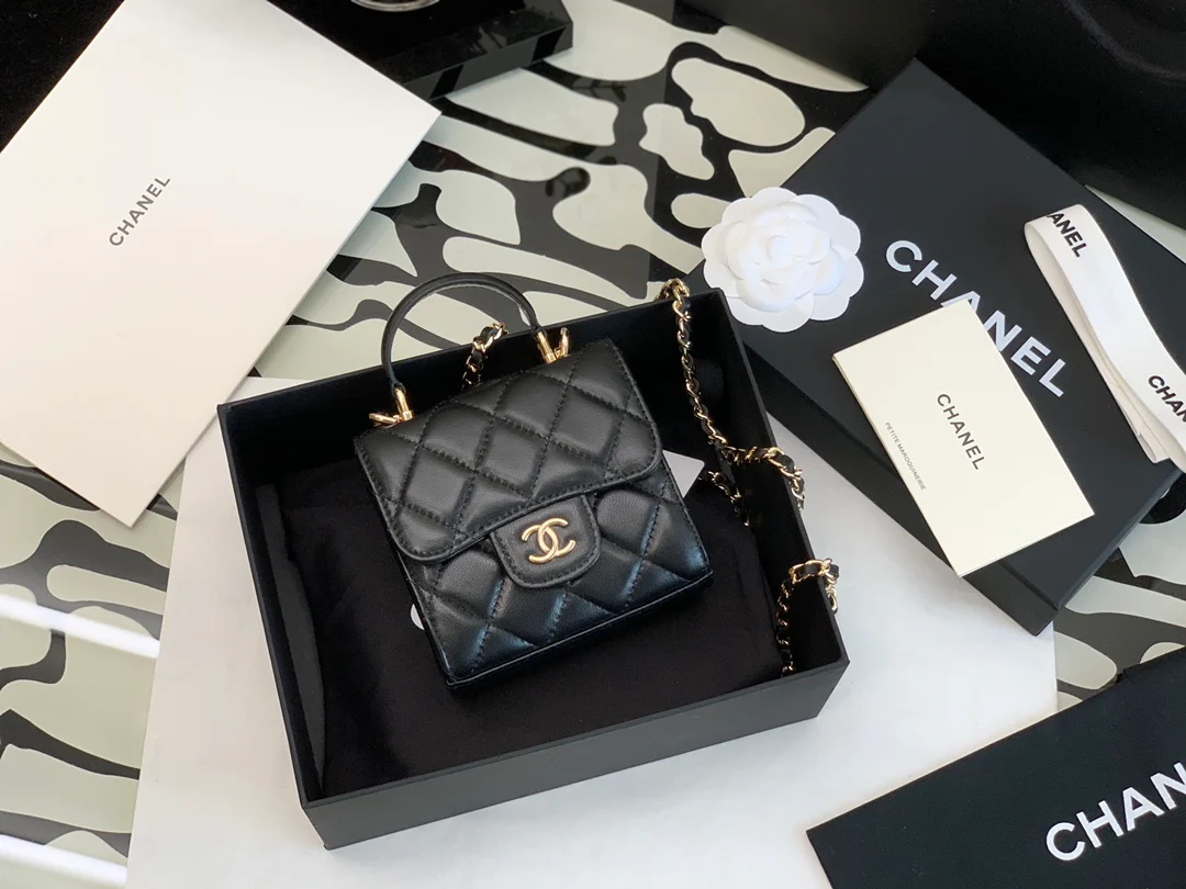 Мини-сумочка Chanel с ручкой - черная