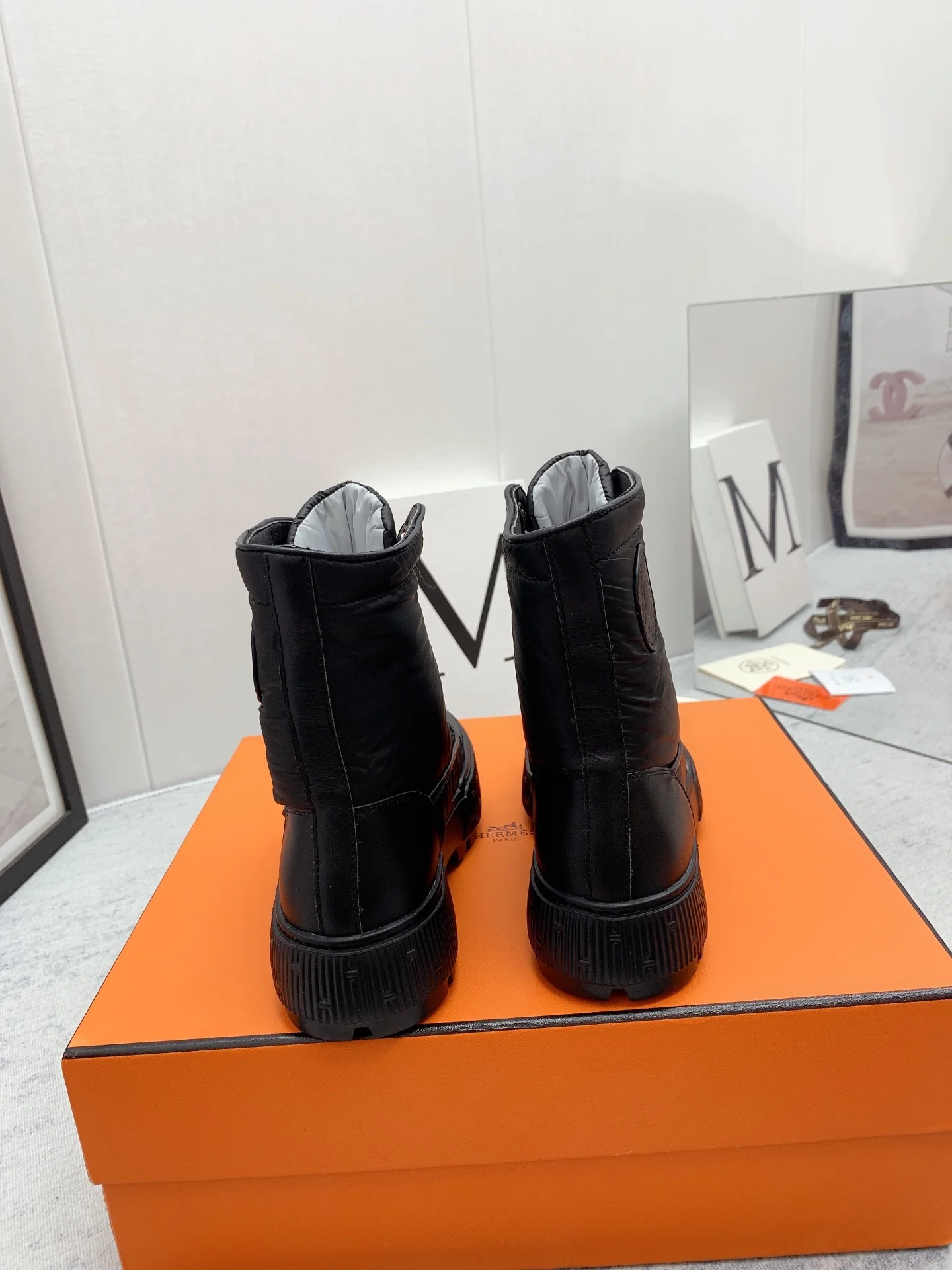 Новинка сезона осень/зима 2023 от Hermes - Водонепроницаемые ботинки из парашютной ткани - Черные