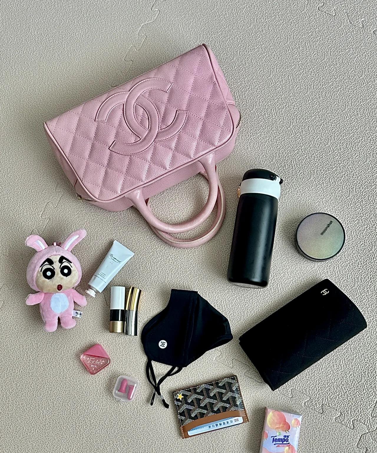 Винтажная сумка-боулинг Chanel из икры, розовая.