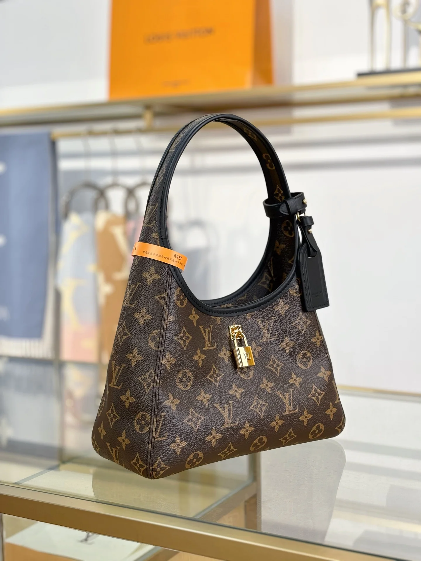 LV-m12940-the-drop подмышечная сумка-маленькая черная