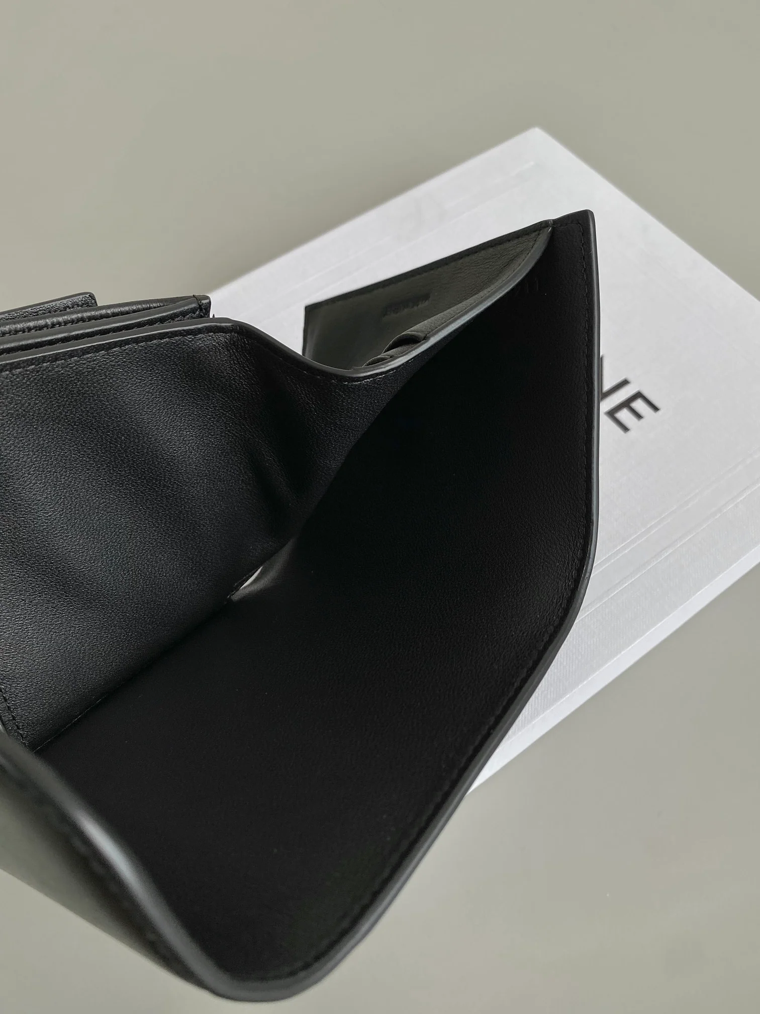 Celine-TRIOMPHE 三折卡包钱包 黑金