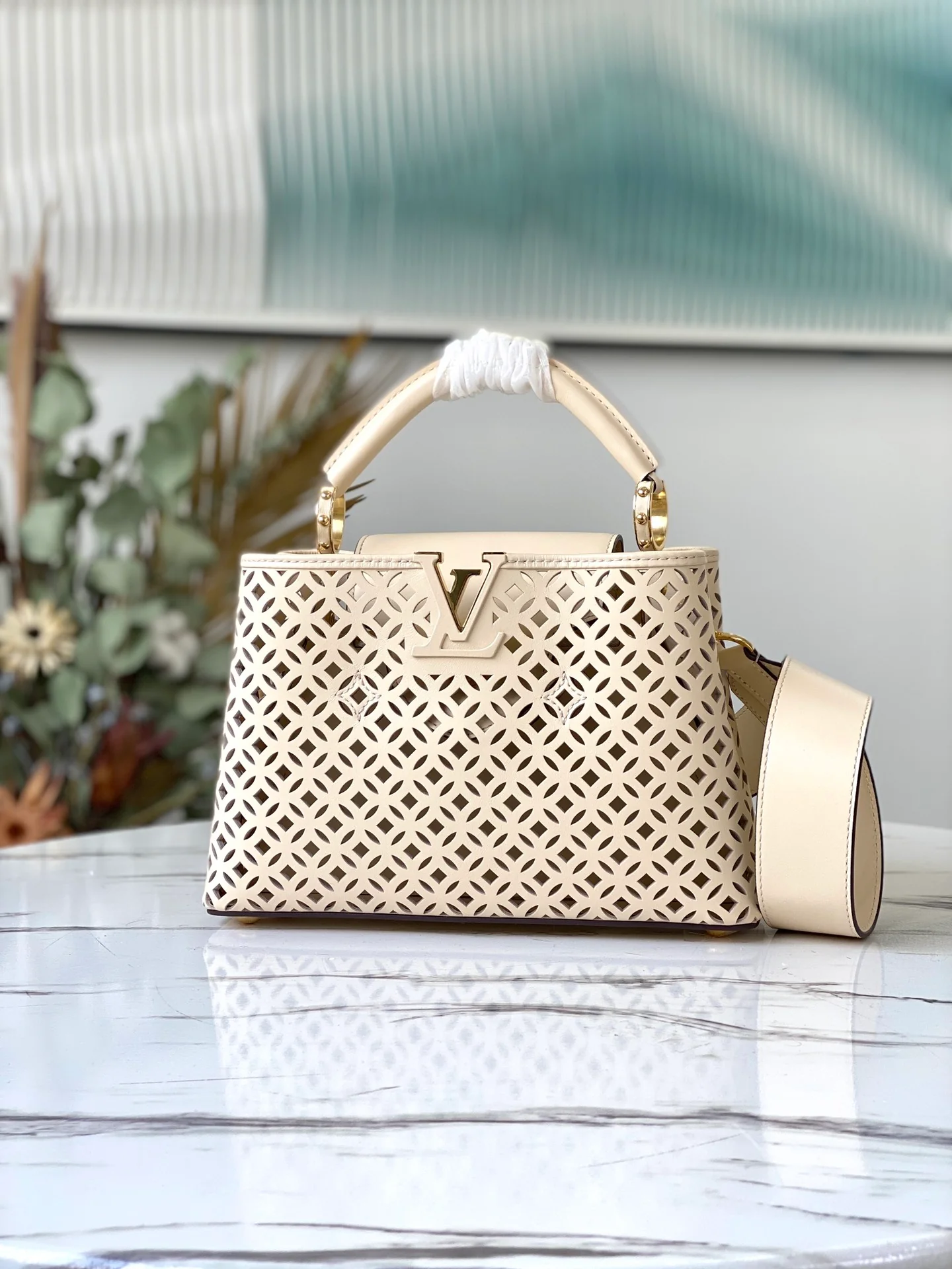 lv-m57228-small capucines-bb handbag