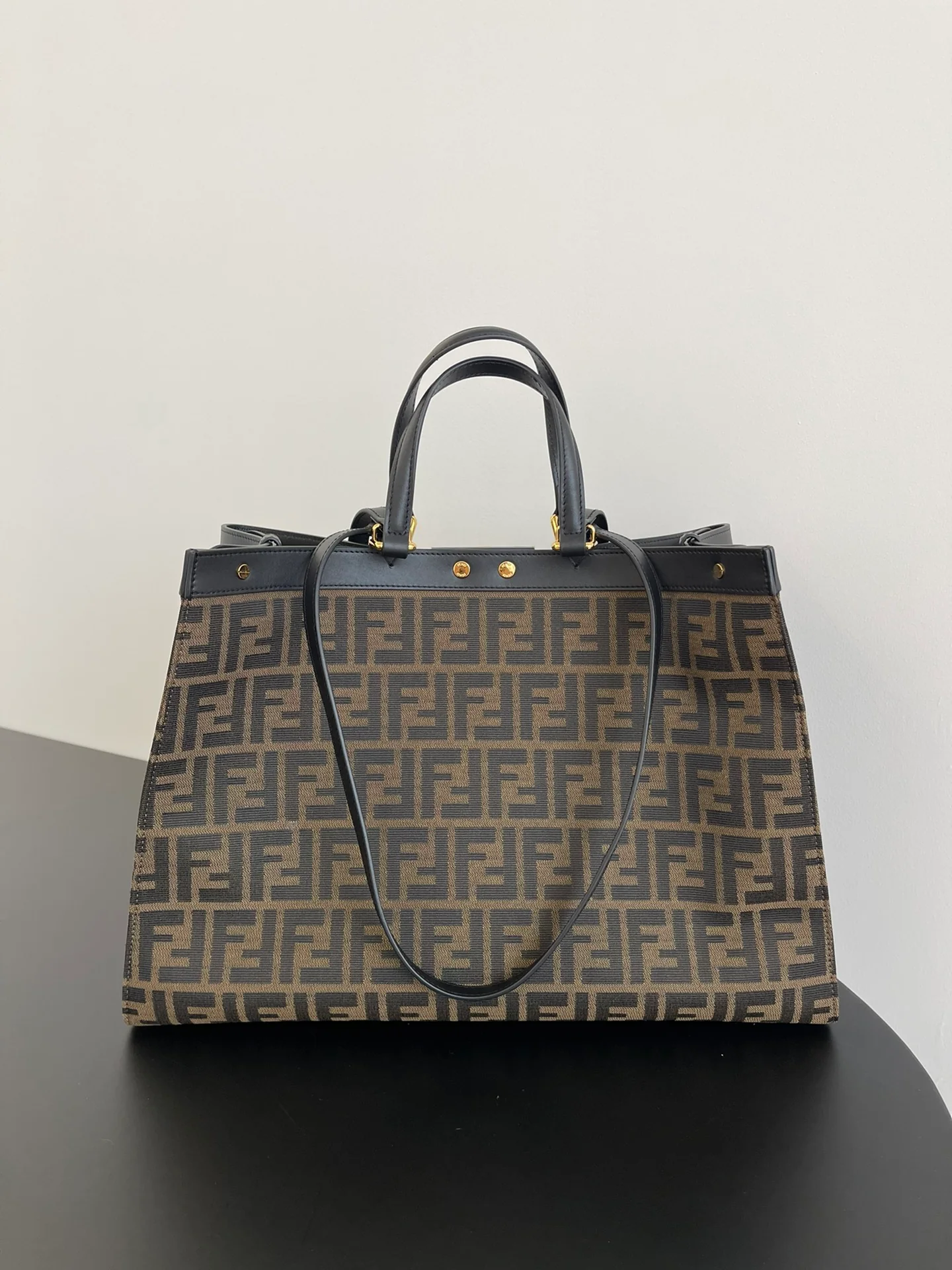Сумка-тоут Fendi Monogram Canvas