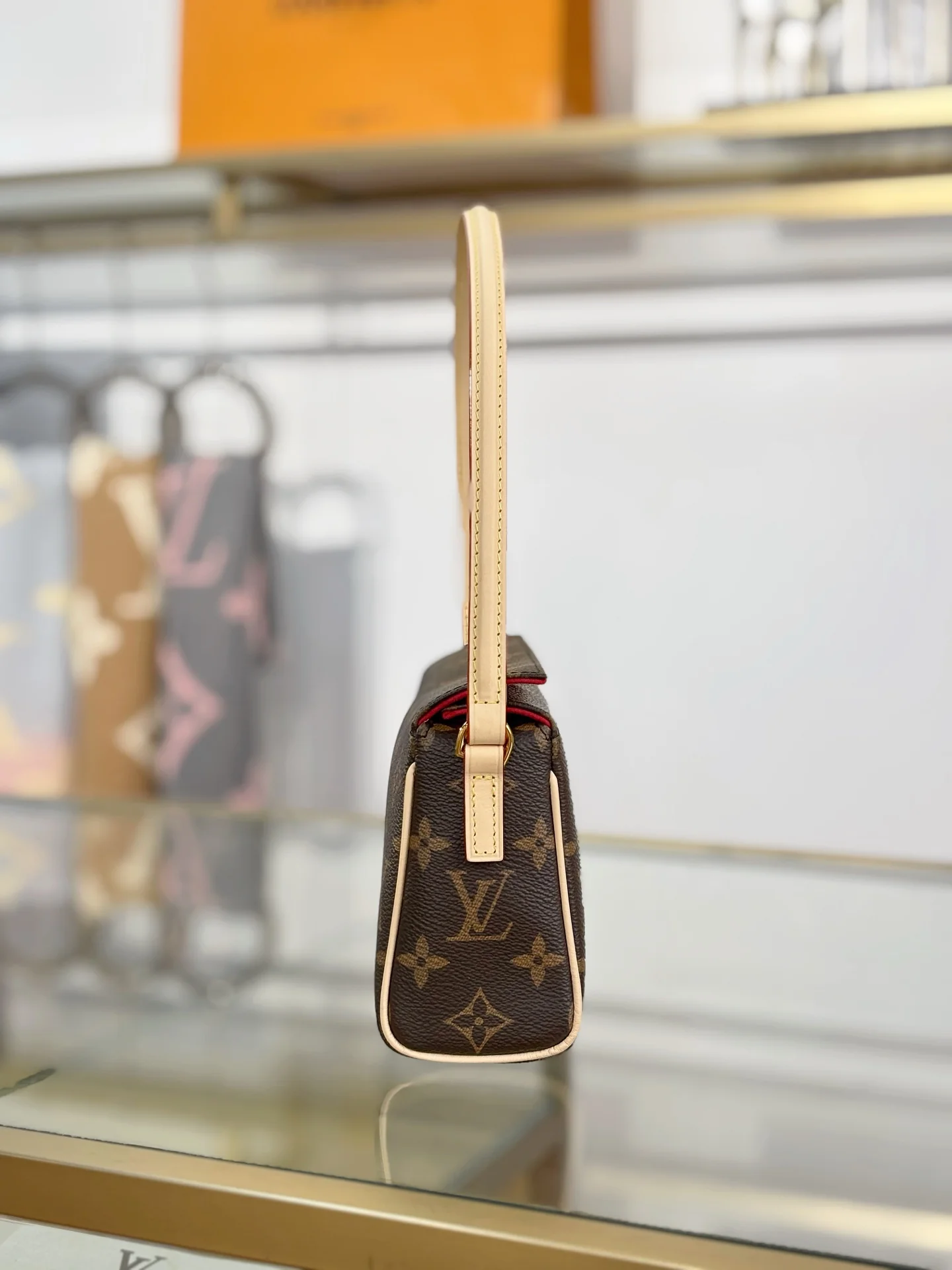 Винтажная маленькая сумочка-коробочка LV-m51900 - канва с монограммой.