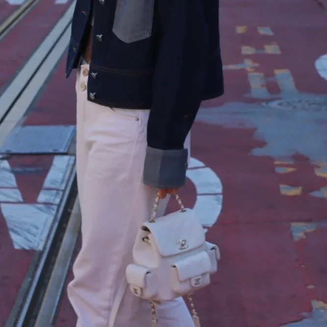 Chanel - Новая маленькая сумка через плечо Tank Duma - Два боковых кармана - Белая - 1