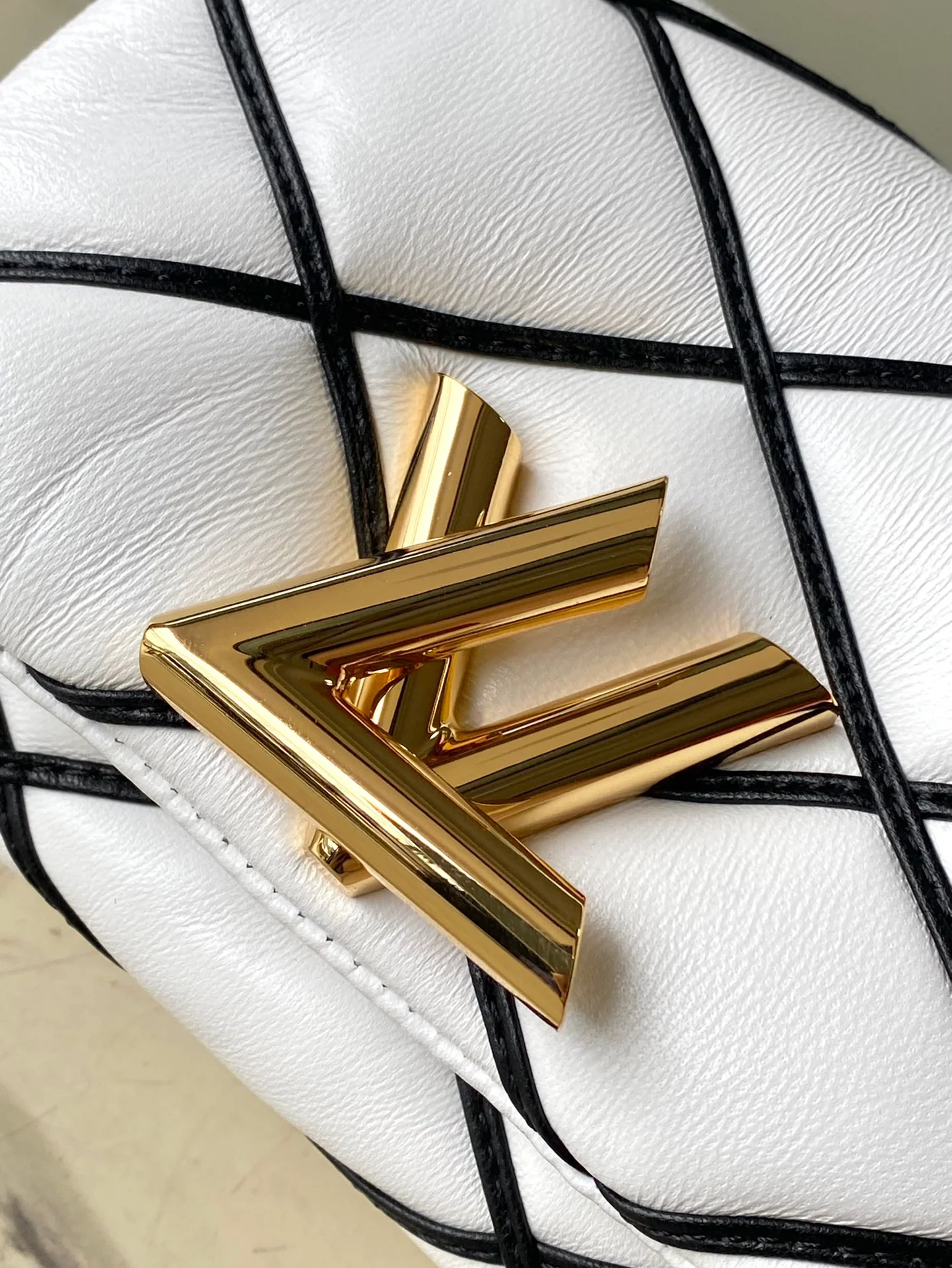 m23762-LV-pic0go-14 Сумка - Белая