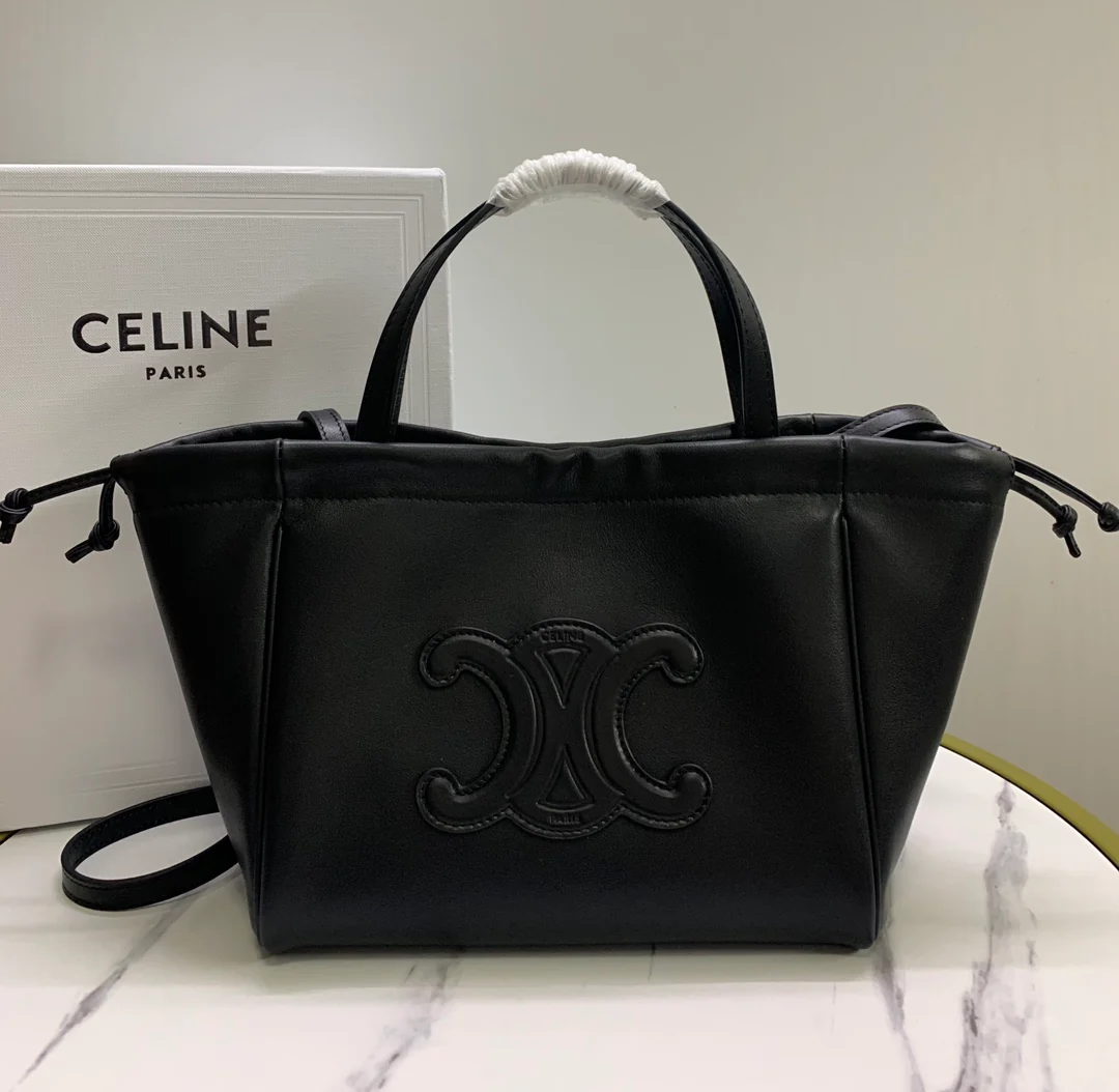 Сумка Celine Cabas Triomphe из гладкой кожи с завязками — черная — маленькая