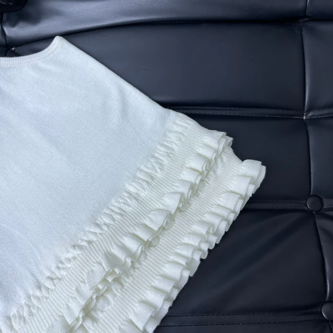 Chanel - Новинка 2403-24 Вязаный жилет с кружевом - Белый