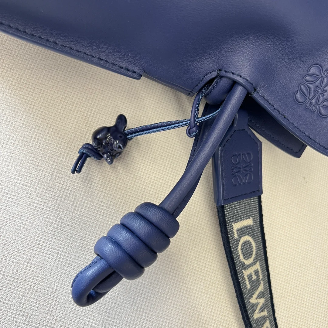 Клатч Loewe Flamenco - телячья кожа наппа - синий