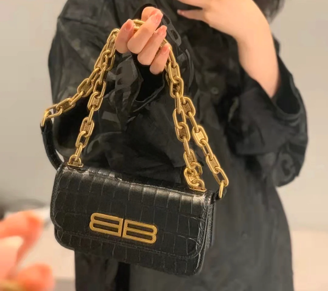 Сумка Balenciaga Gossip Bag - сумка через плечо - идеи для образа
