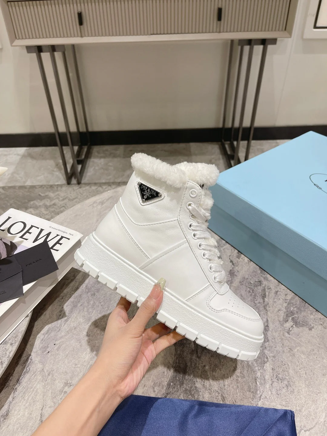 Повседневные туфли Prada 2024 средней высоты - белые