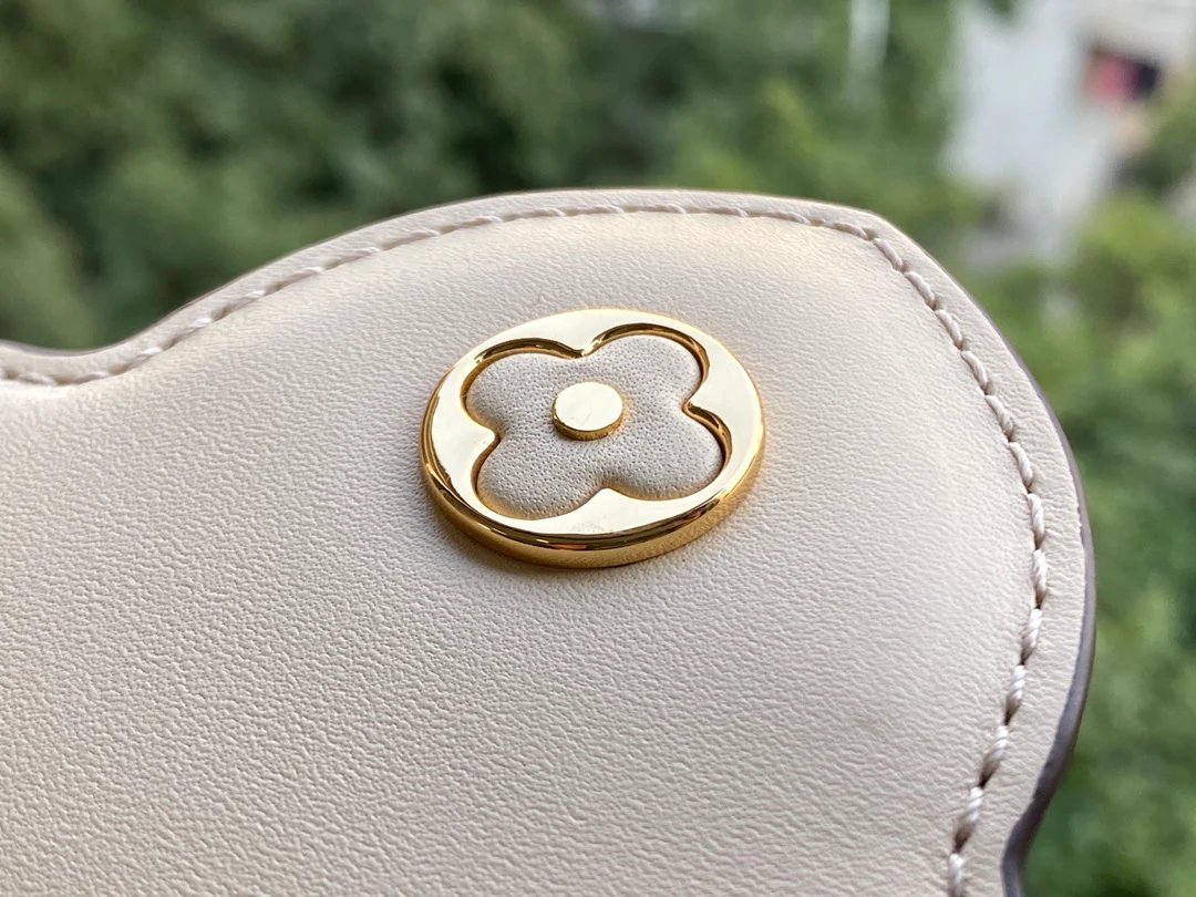 lv-m57228-mini-capucines handbag