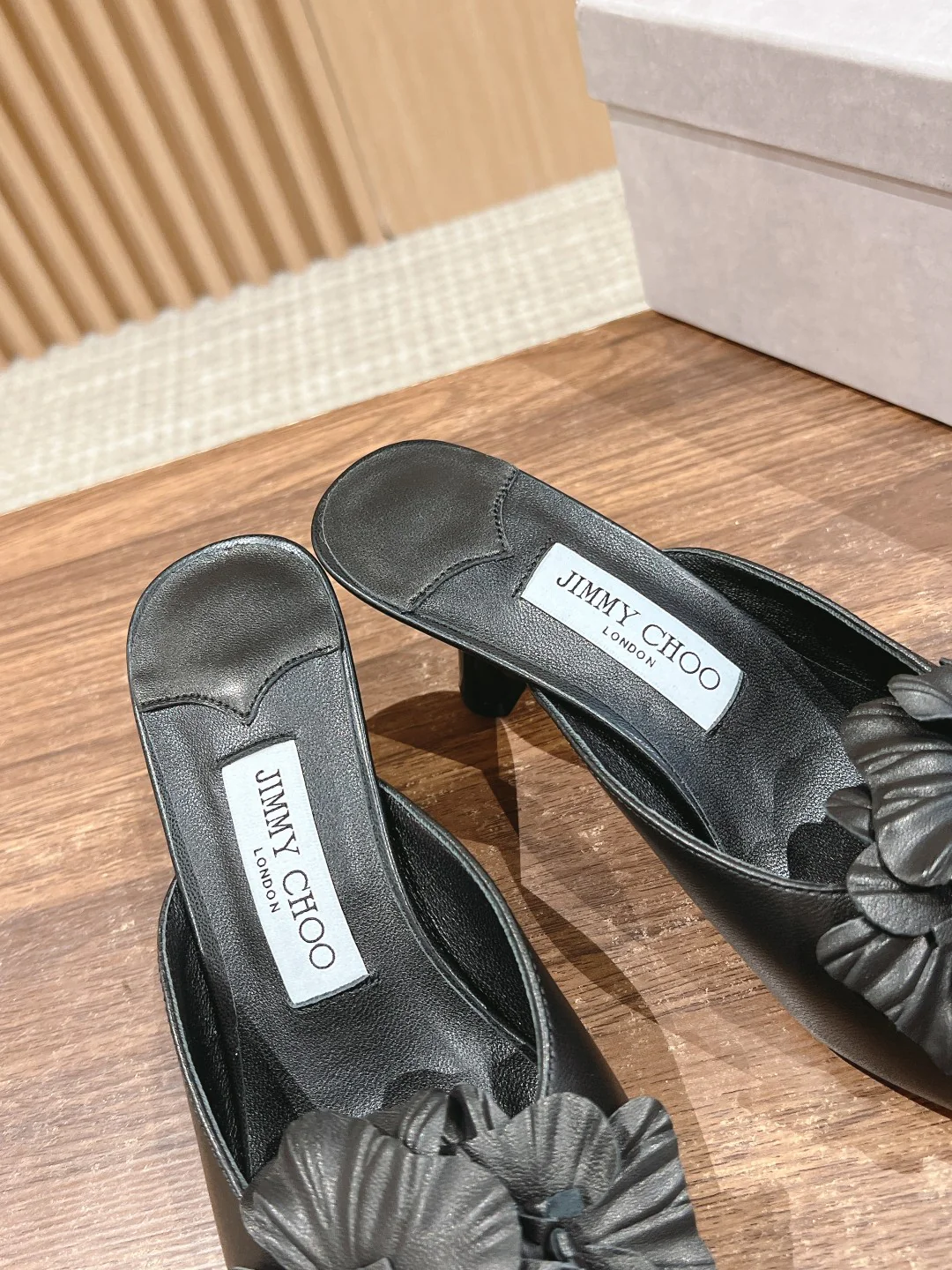 Jimmy - Туфли на каблуке с бантиком - Черные