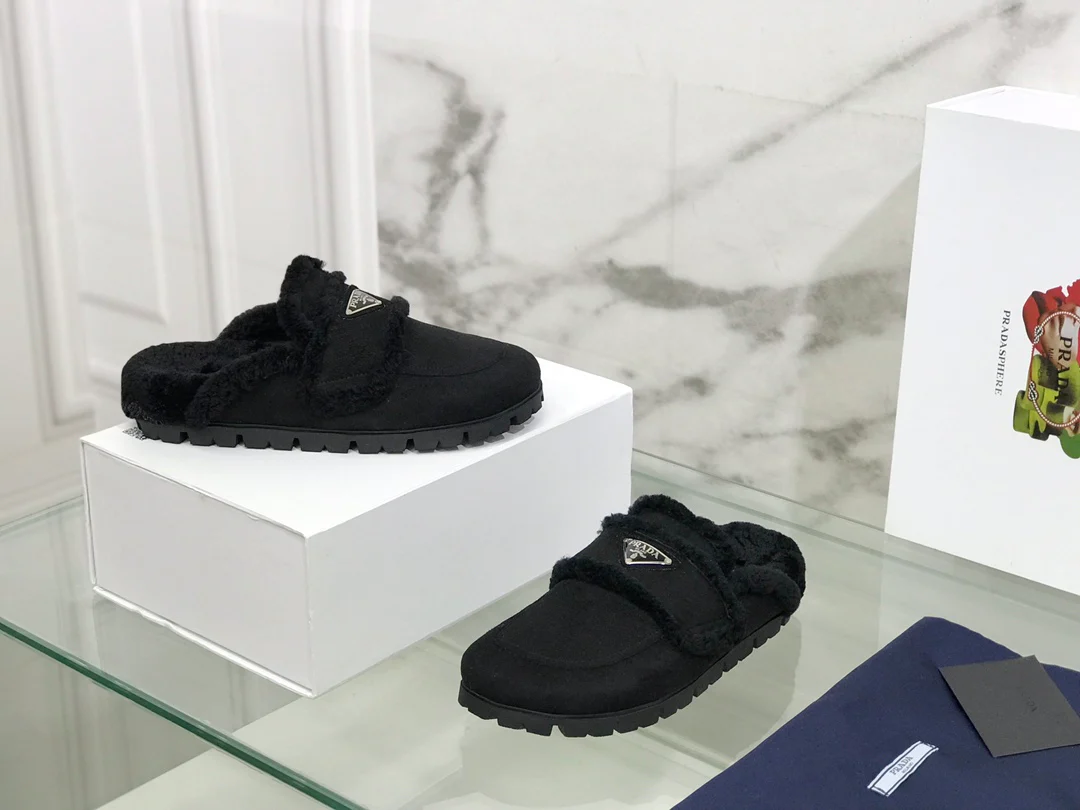 Prada - Меховые тапочки - Сумка - Шерстяная подкладка - Черный