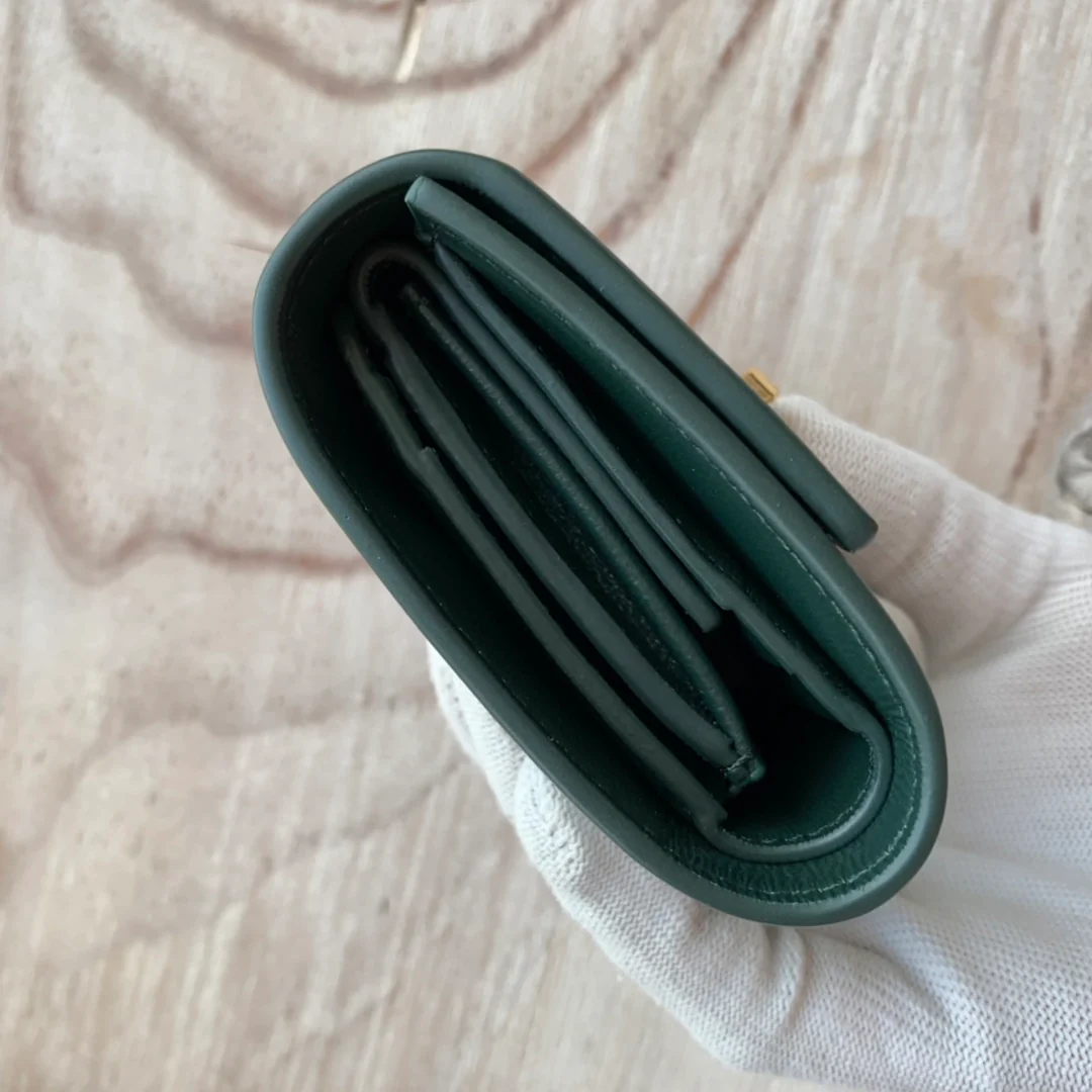 Маленький глянцевый кожаный трехсекционный кошелек Celine - 2 шт.