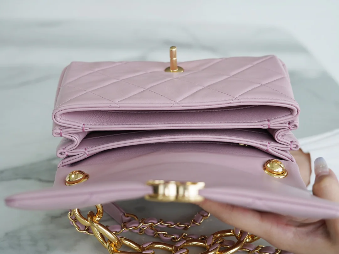 Сумка Chanel 2022 Chunky Chain Flap Bag 21 см