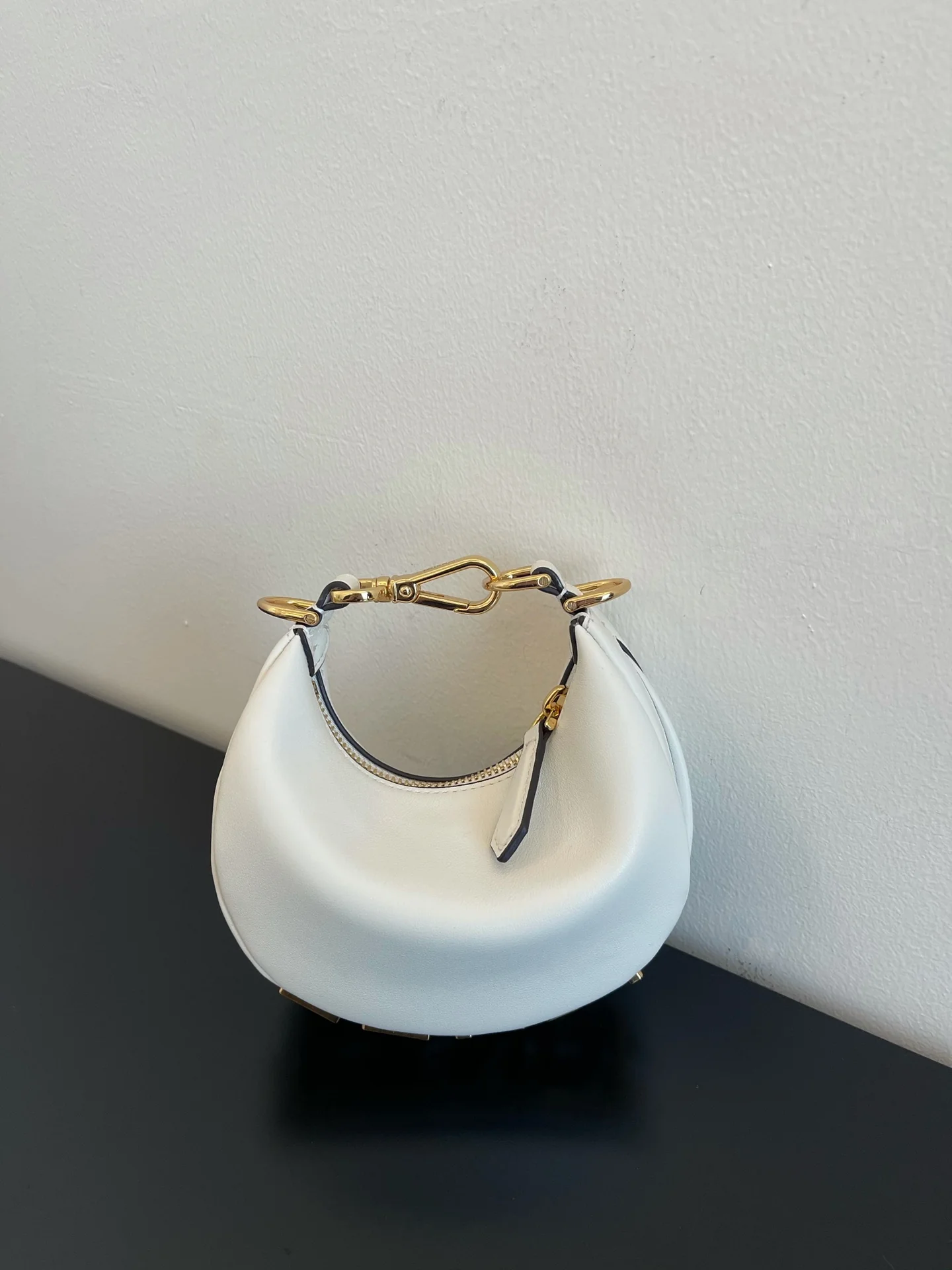 Fendi-fendigraphy - Миниатюрная белая кожаная сумка через плечо