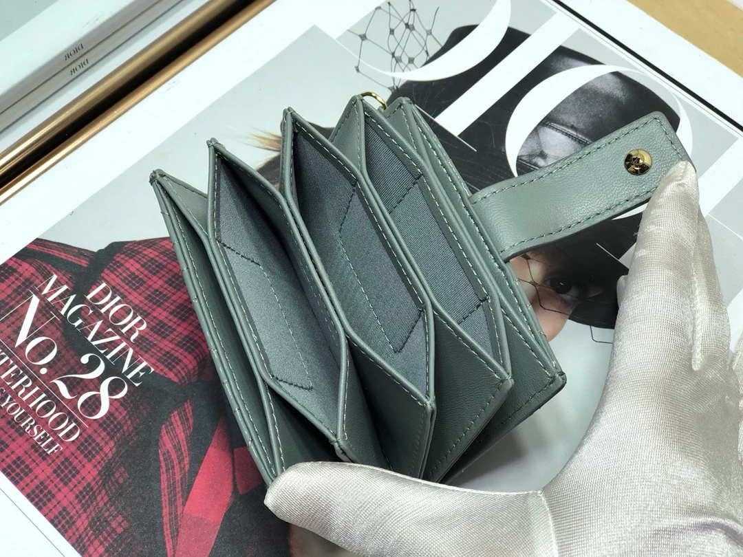Dior 风琴卡包