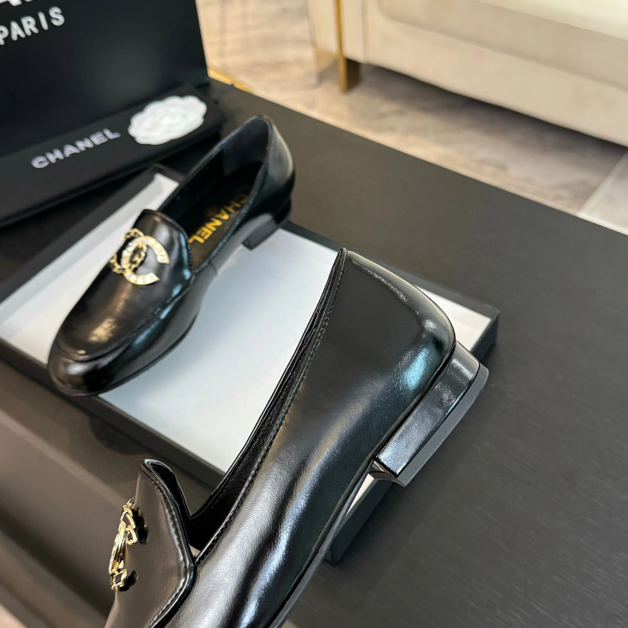 Ретро-туфли Chanel 2024 — черные