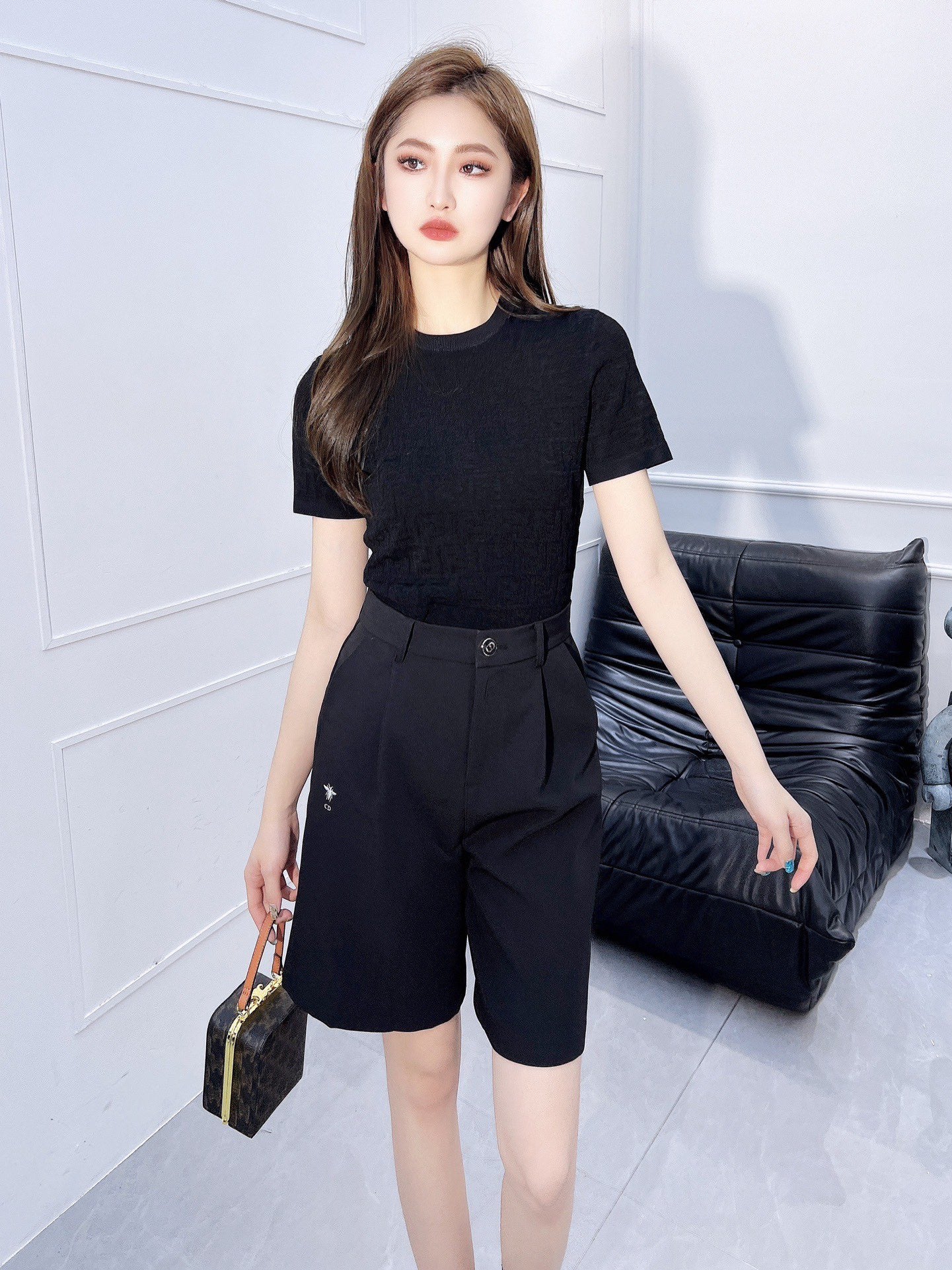 Fendi-2403-Double F 3D Letter Knit Short-Sleeve Sleeve-Sleeve - Black