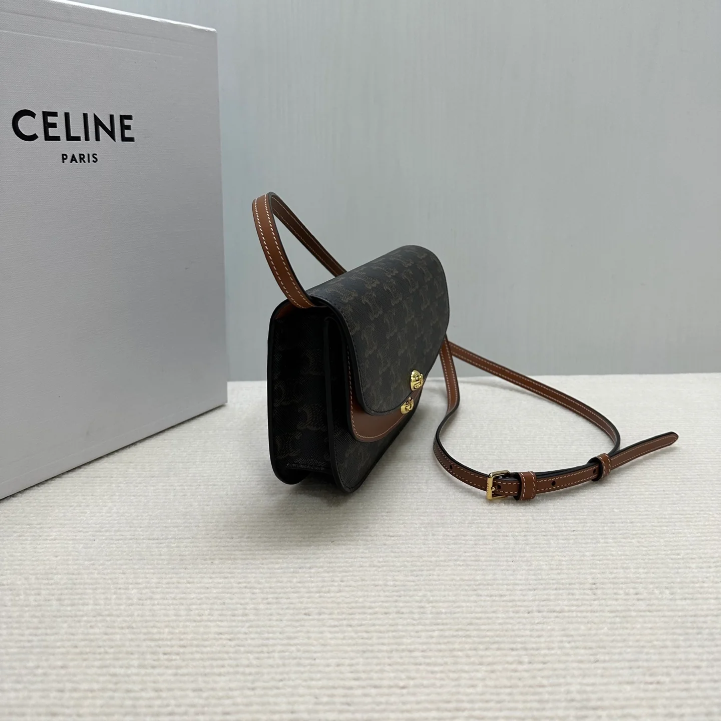 Сумка Celine Duo через плечо - коричневая с монограммой