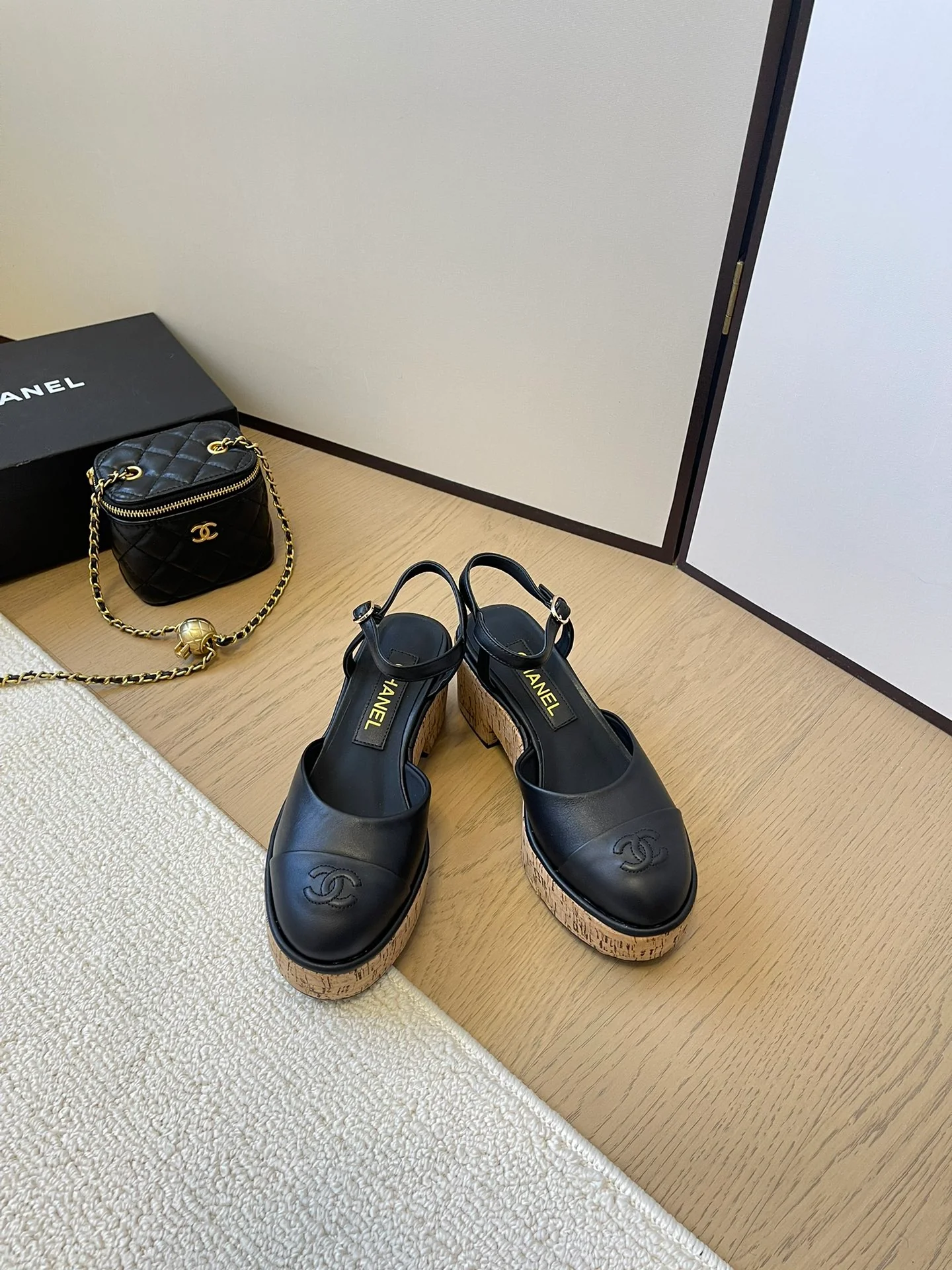 Туфли на платформе Chanel 2024 — черные