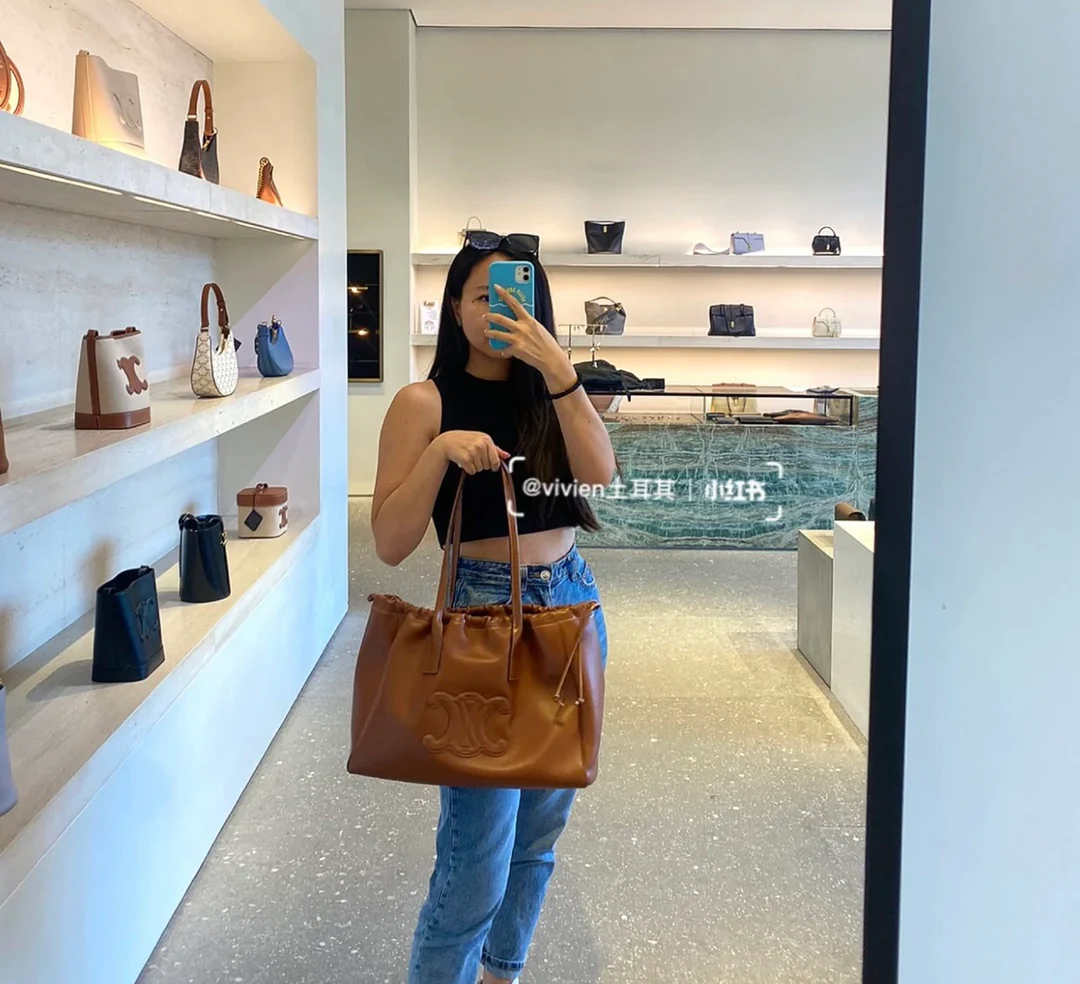 Сумка Celine Cabas Triomphe из гладкой кожи с завязками - коричневая