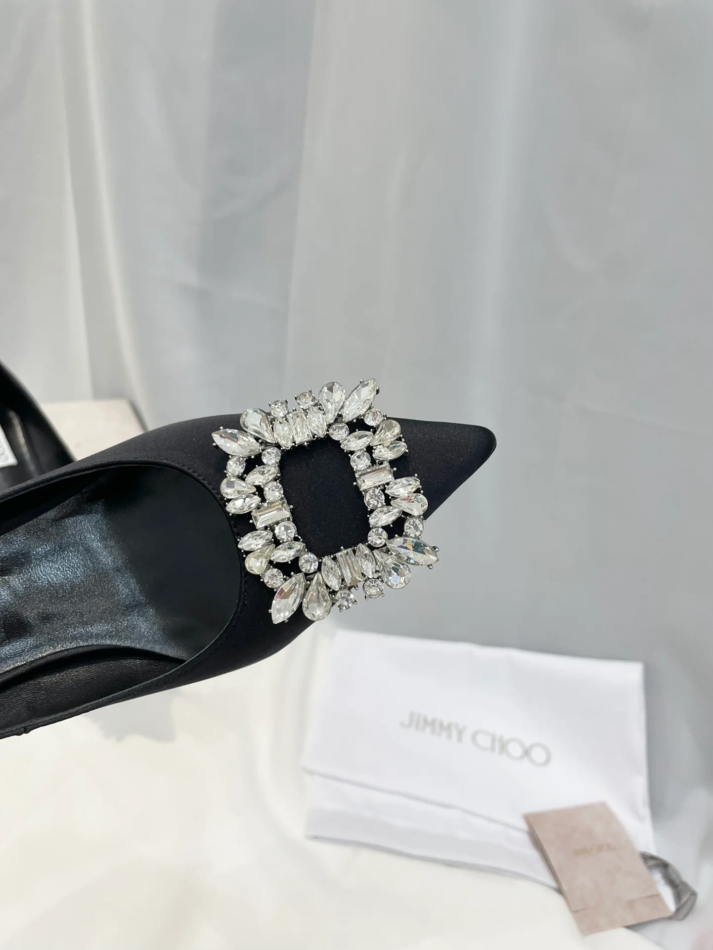 Серия Jimmy Goddess - Туфли на высоком каблуке с бриллиантовой пряжкой - Черные - 2