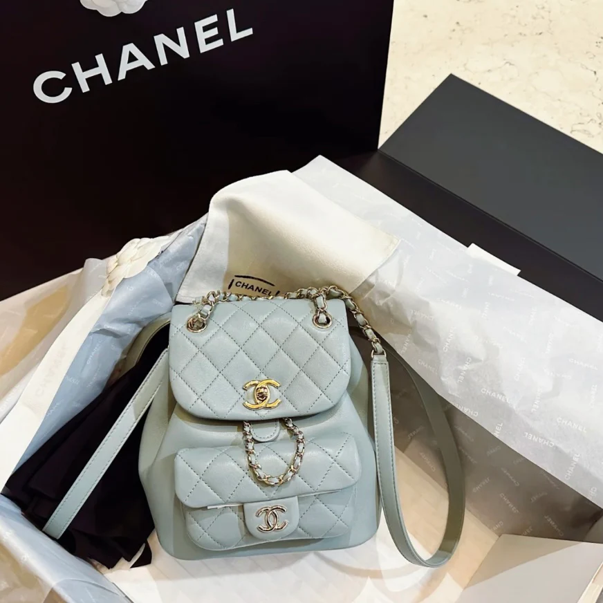 Новинка начала лета 2023 года от Chanel - Маленький рюкзак Duma - Серо-голубой