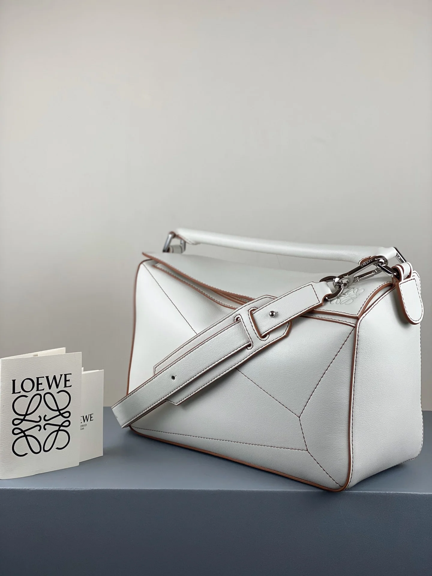 Сумка Loewe Puzzle, телячья кожа, средний размер, 13