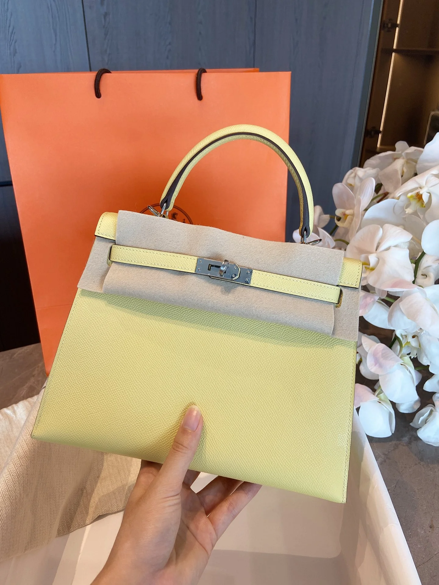 Hermes-kelly-25-epsom-1z-small chicken yolk-silver buckle