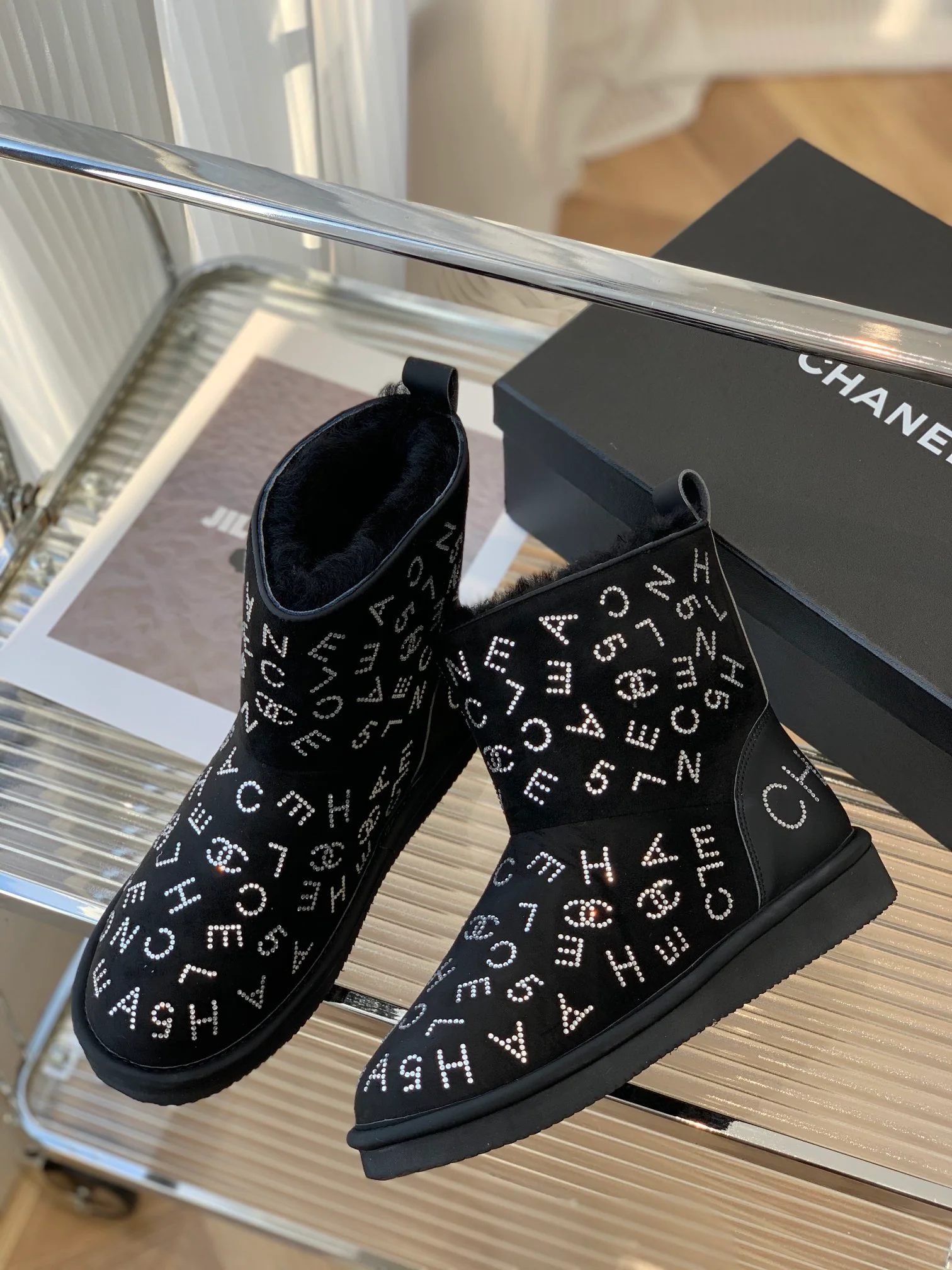 Снежные сапоги Chanel