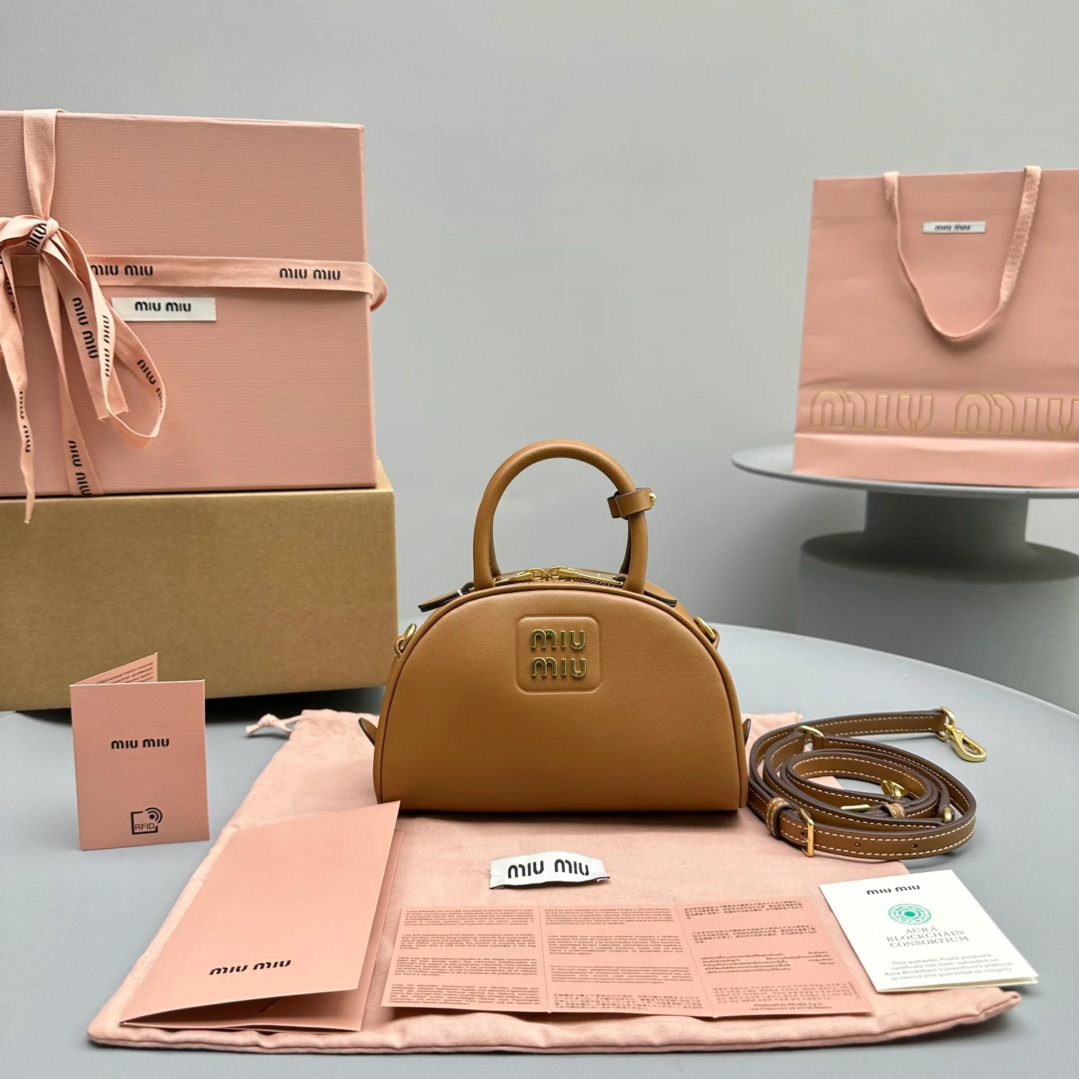 Сумка для боулинга Miu Miu - коричневая