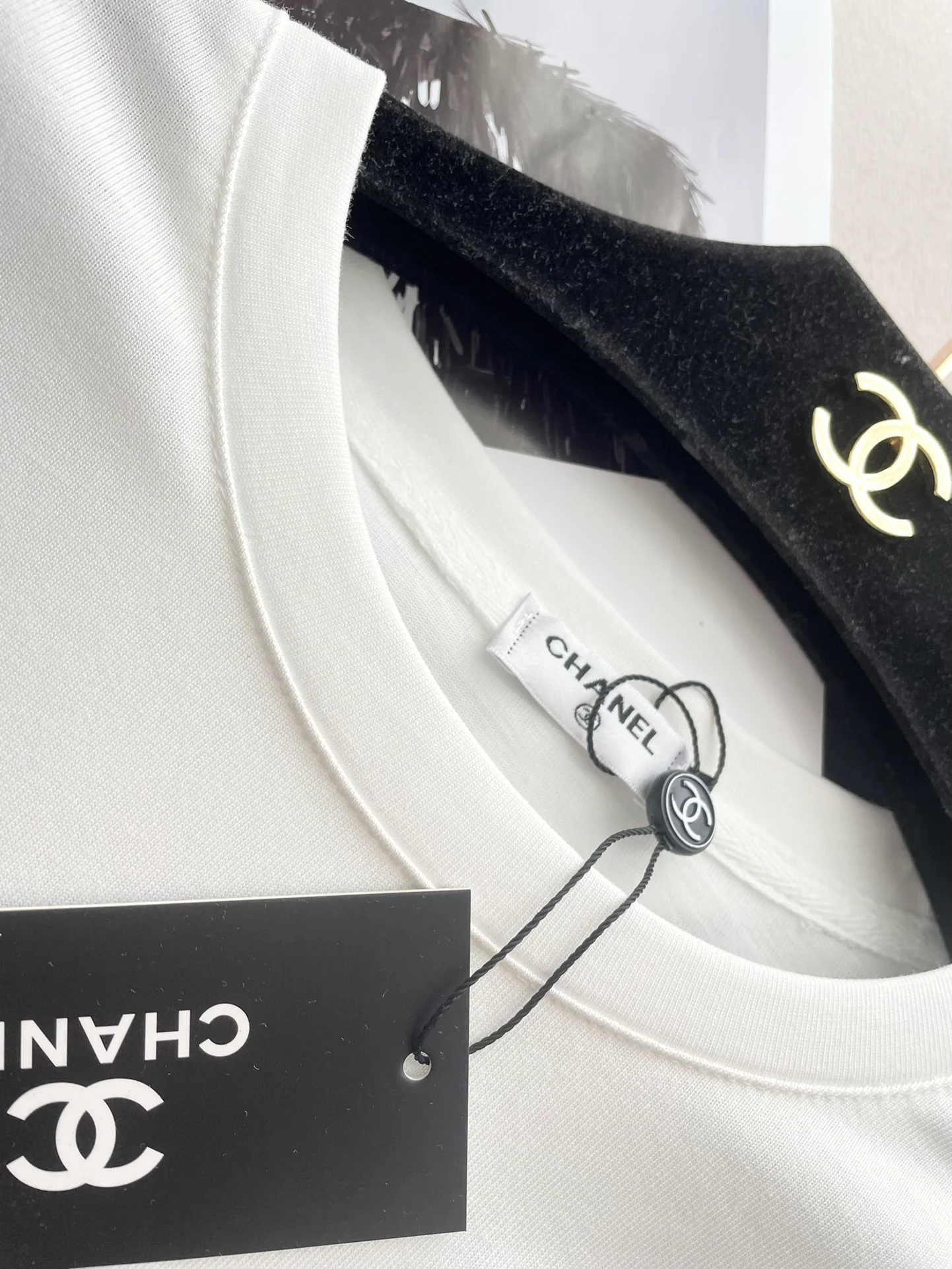 Chanel 2403 - Простая свободная хлопковая футболка с коротким рукавом