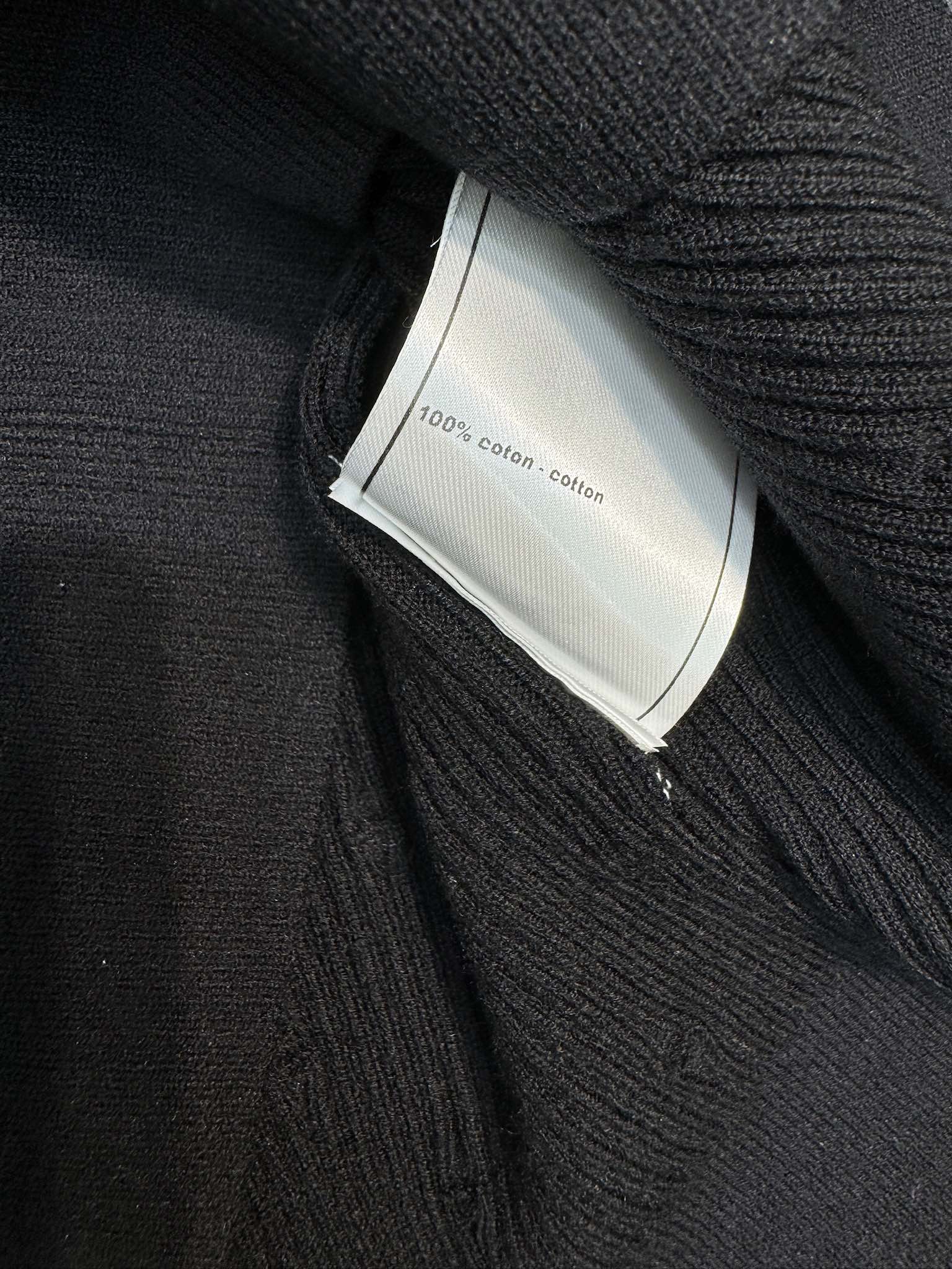 Chanel 2404 - Вязаный топ с короткими рукавами и круглым вырезом, частично открытый - Черный