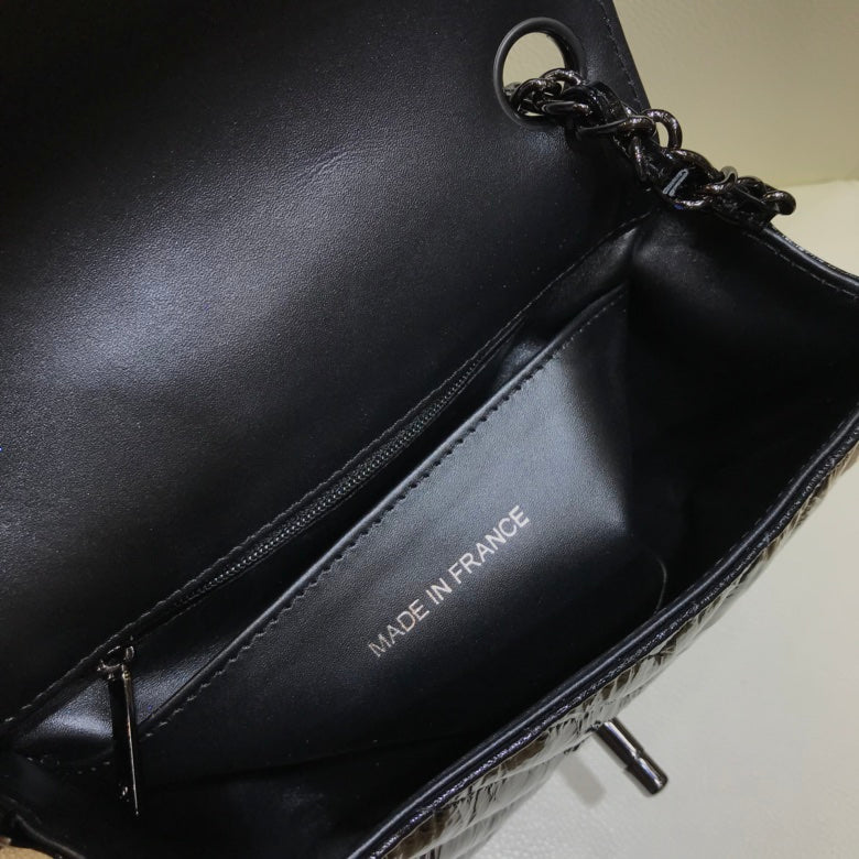 Коллекция Chanel Весна/Лето 2018 - Плиссированная металлизированная кожа - Телячья кожа - Сумка CF - 17 см - 1