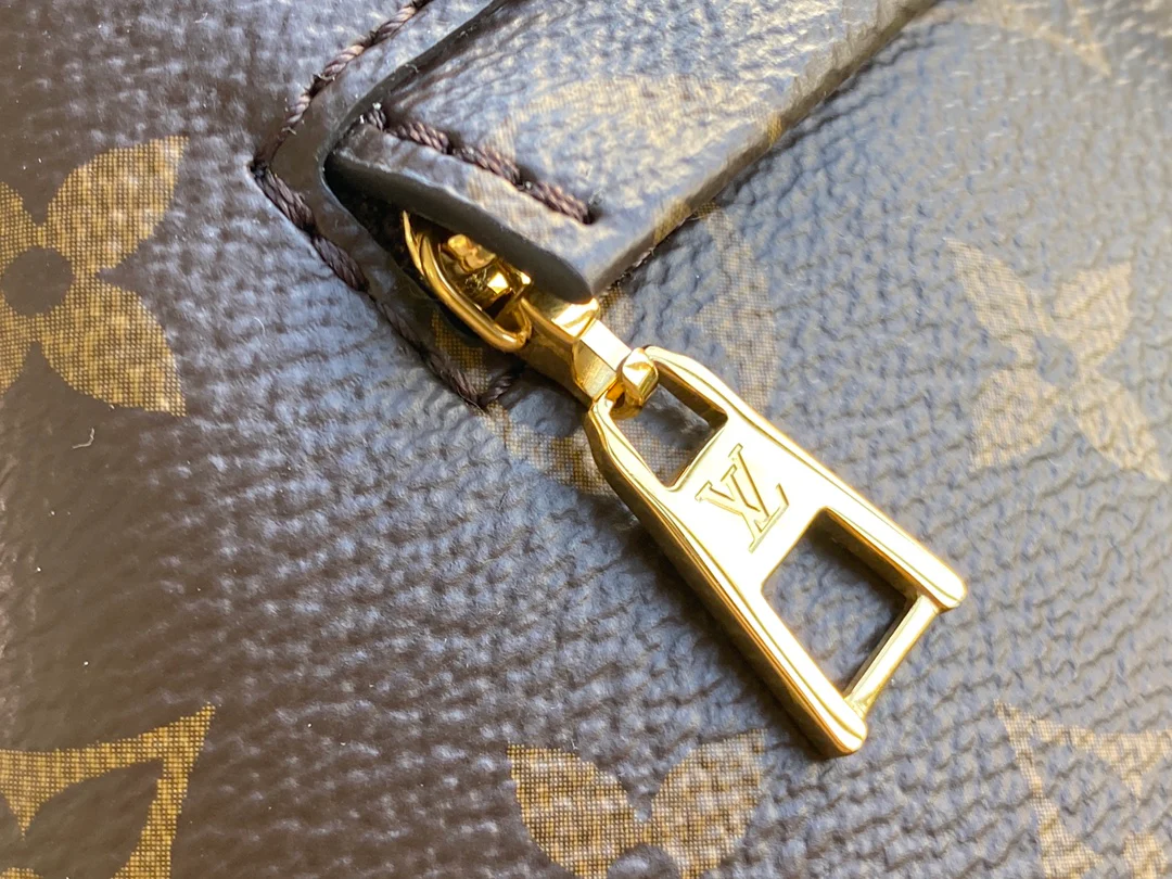 Рюкзак LV M45515 черный Montsouris, маленький