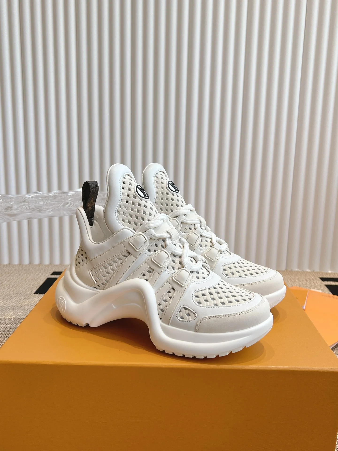 Повседневные туфли на платформе LV-2024 - белые