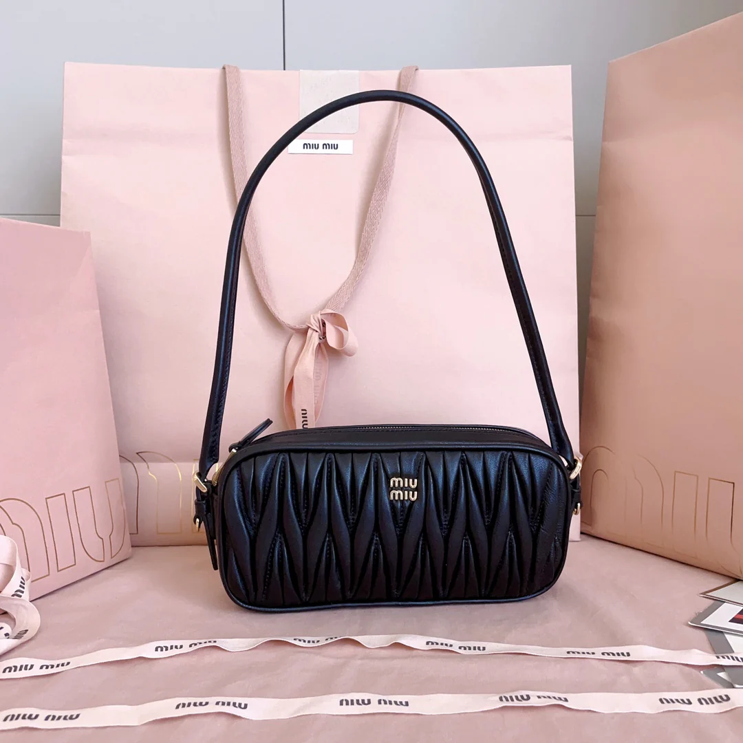 Сумка для маджонга Miu Miu-5ne024 с текстурированной вышивкой, черная.