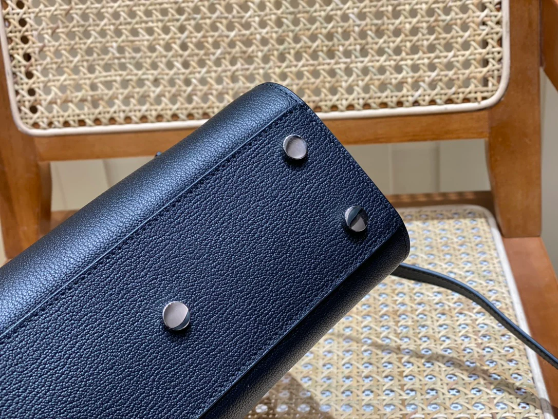 Сумка-гармошка YSL Sac-de-jour с рисунком под козу - черная - 22 см